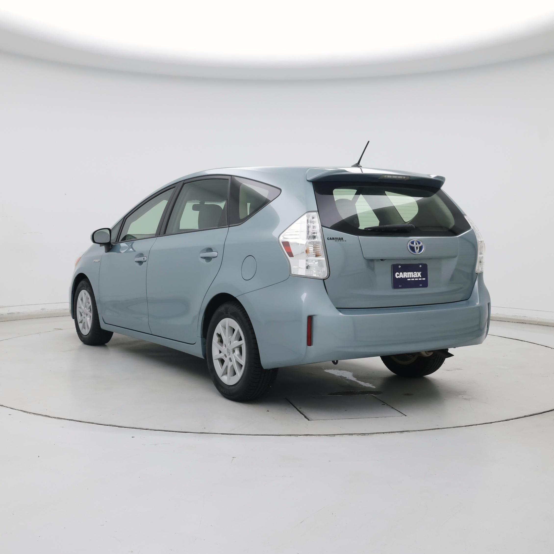 Thumbnail: 2013 Toyota Prius v - 2