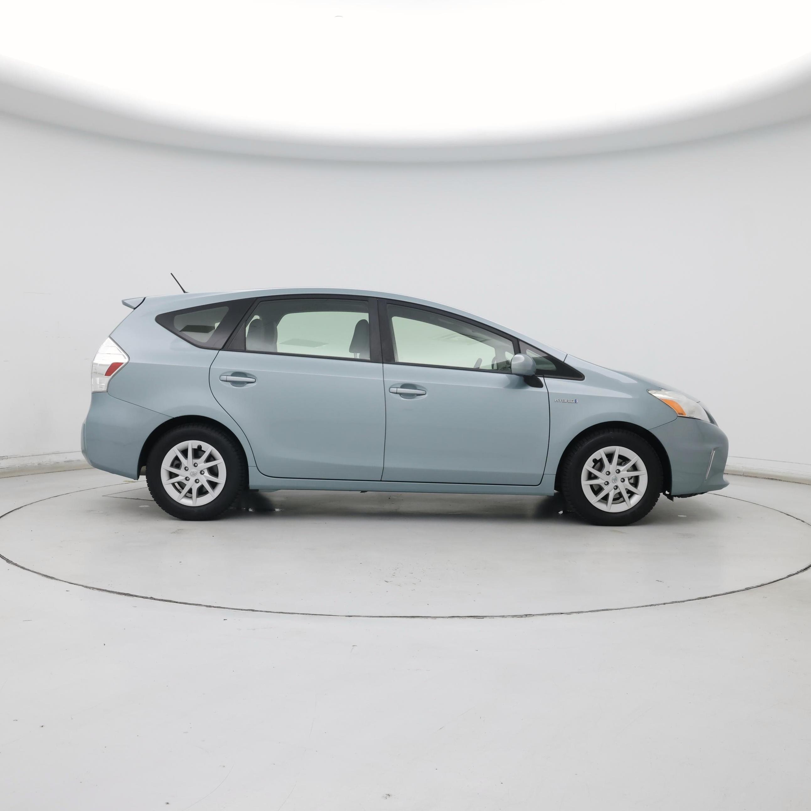 Thumbnail: 2013 Toyota Prius v - 7