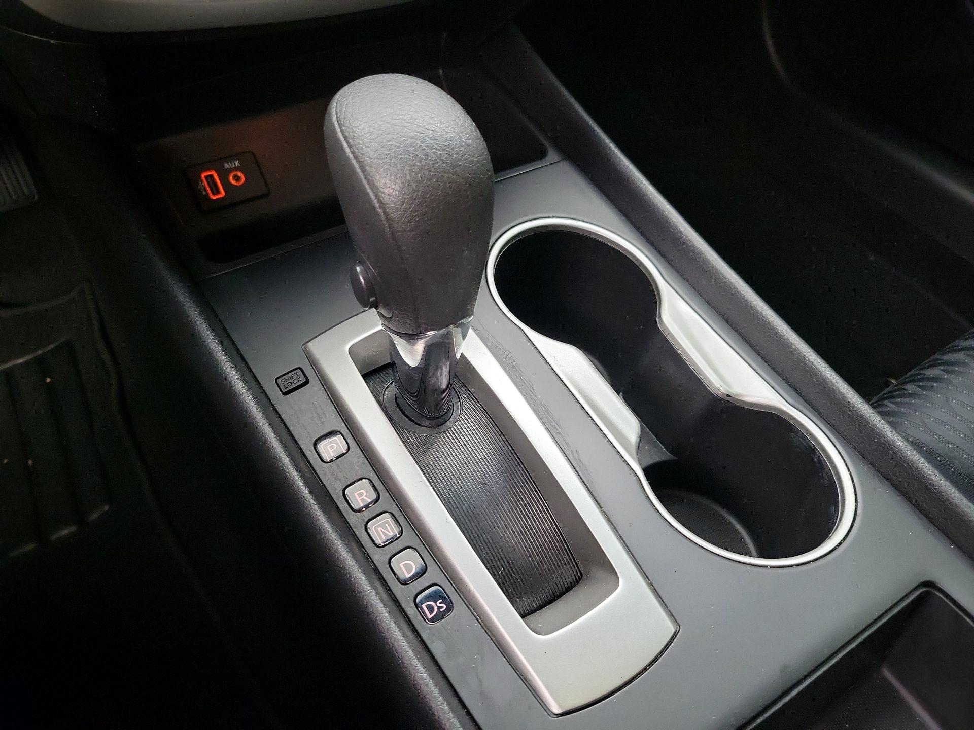 Thumbnail: 2017 Nissan Altima - 17