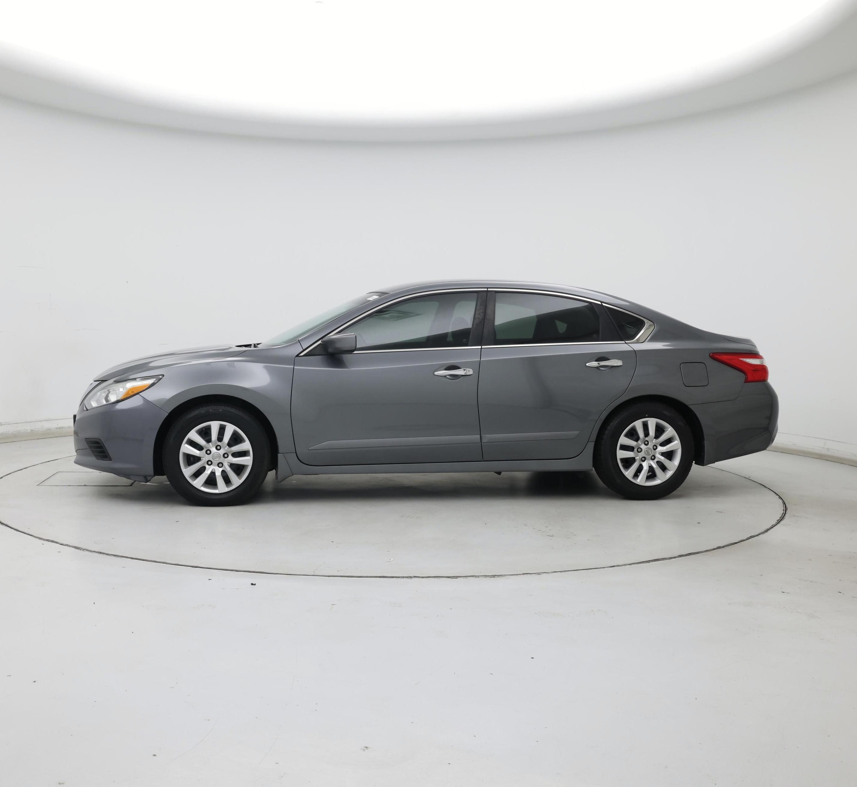 Thumbnail: 2017 Nissan Altima - 3