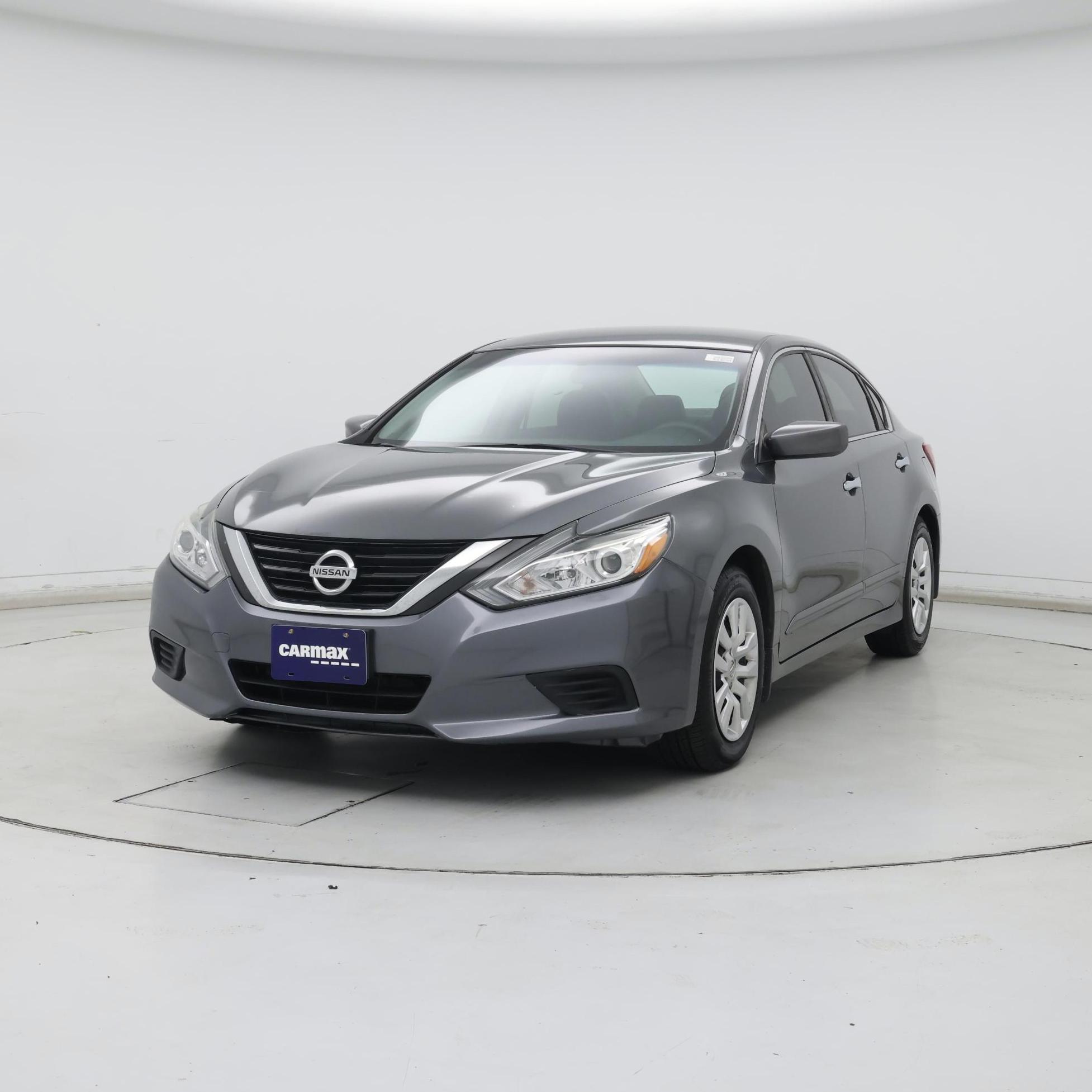 Thumbnail: 2017 Nissan Altima - 4