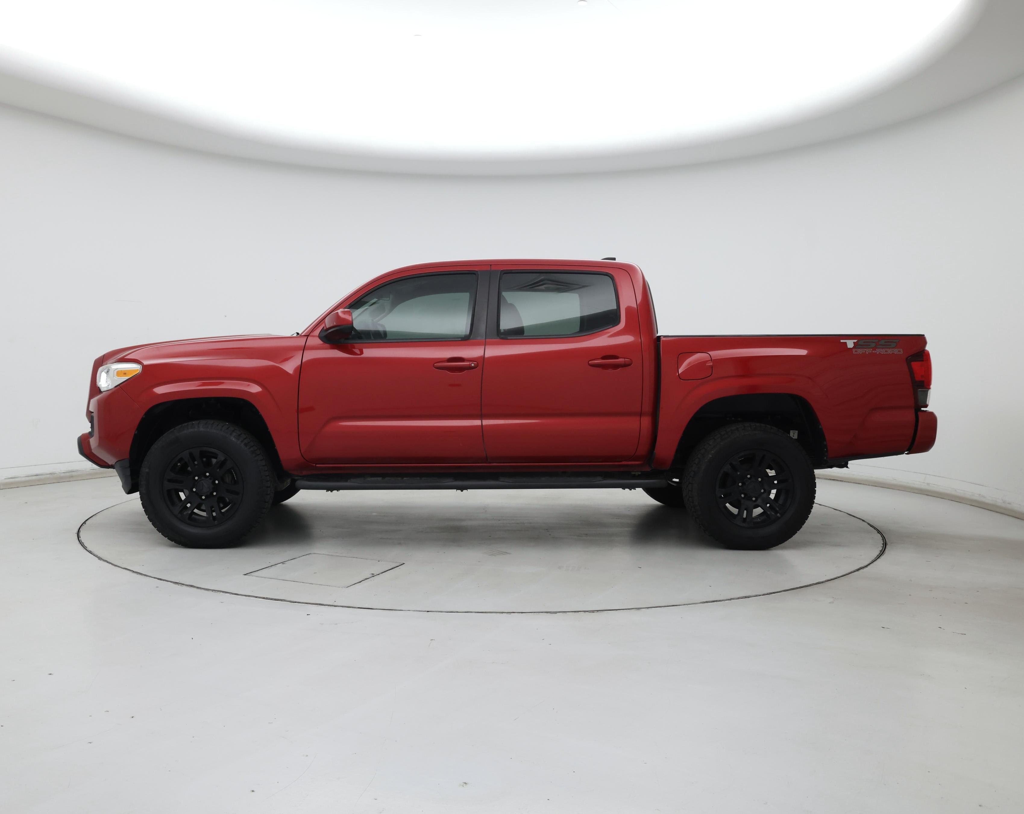 Thumbnail: 2018 Toyota Tacoma - 3