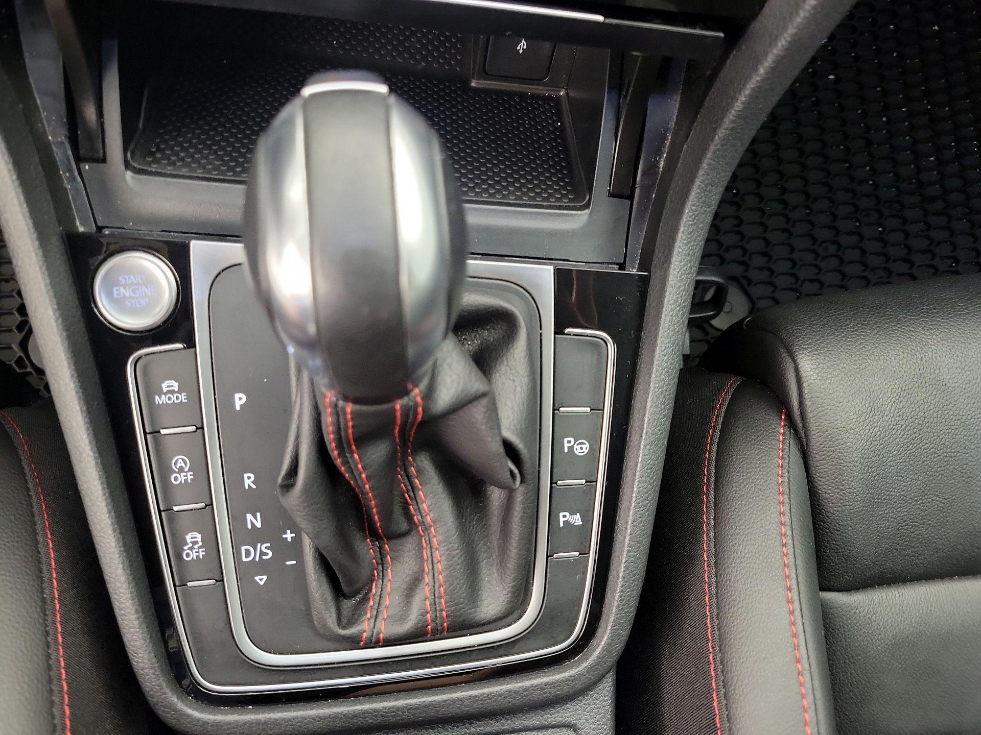 Thumbnail: 2021 Volkswagen Golf - 18