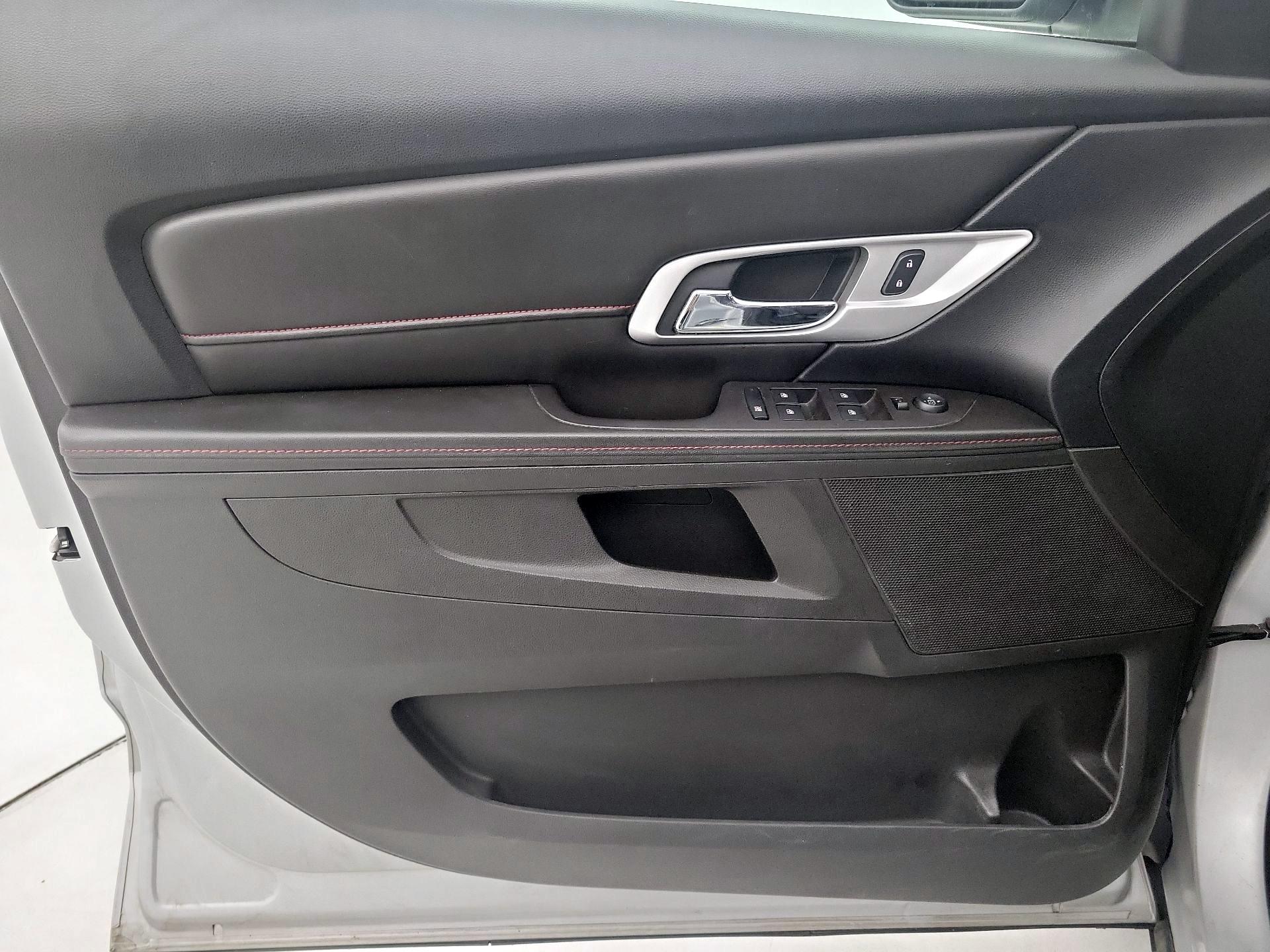 Thumbnail: 2015 GMC Terrain - 12