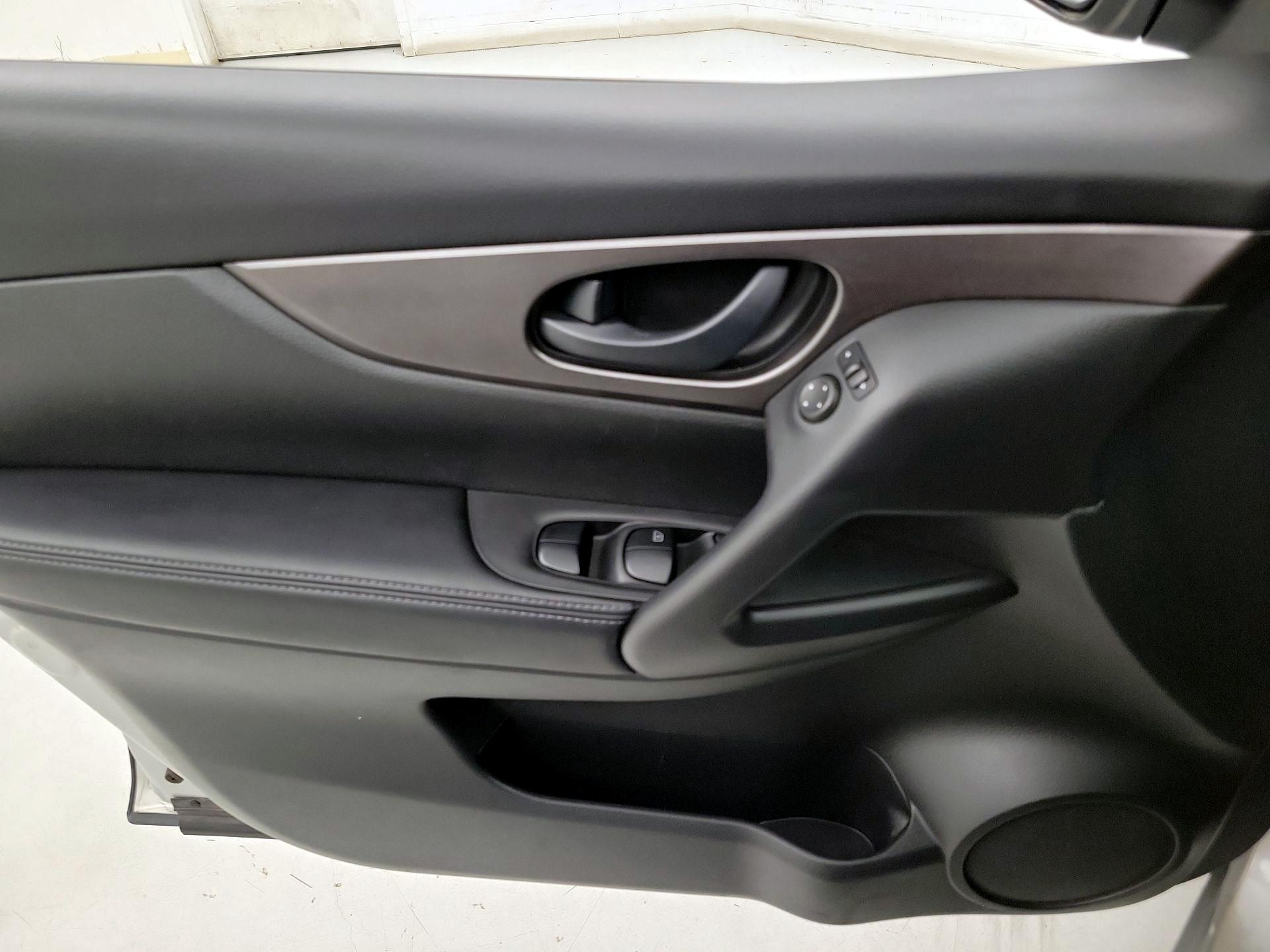 Thumbnail: 2019 Nissan Rogue Sport - 12