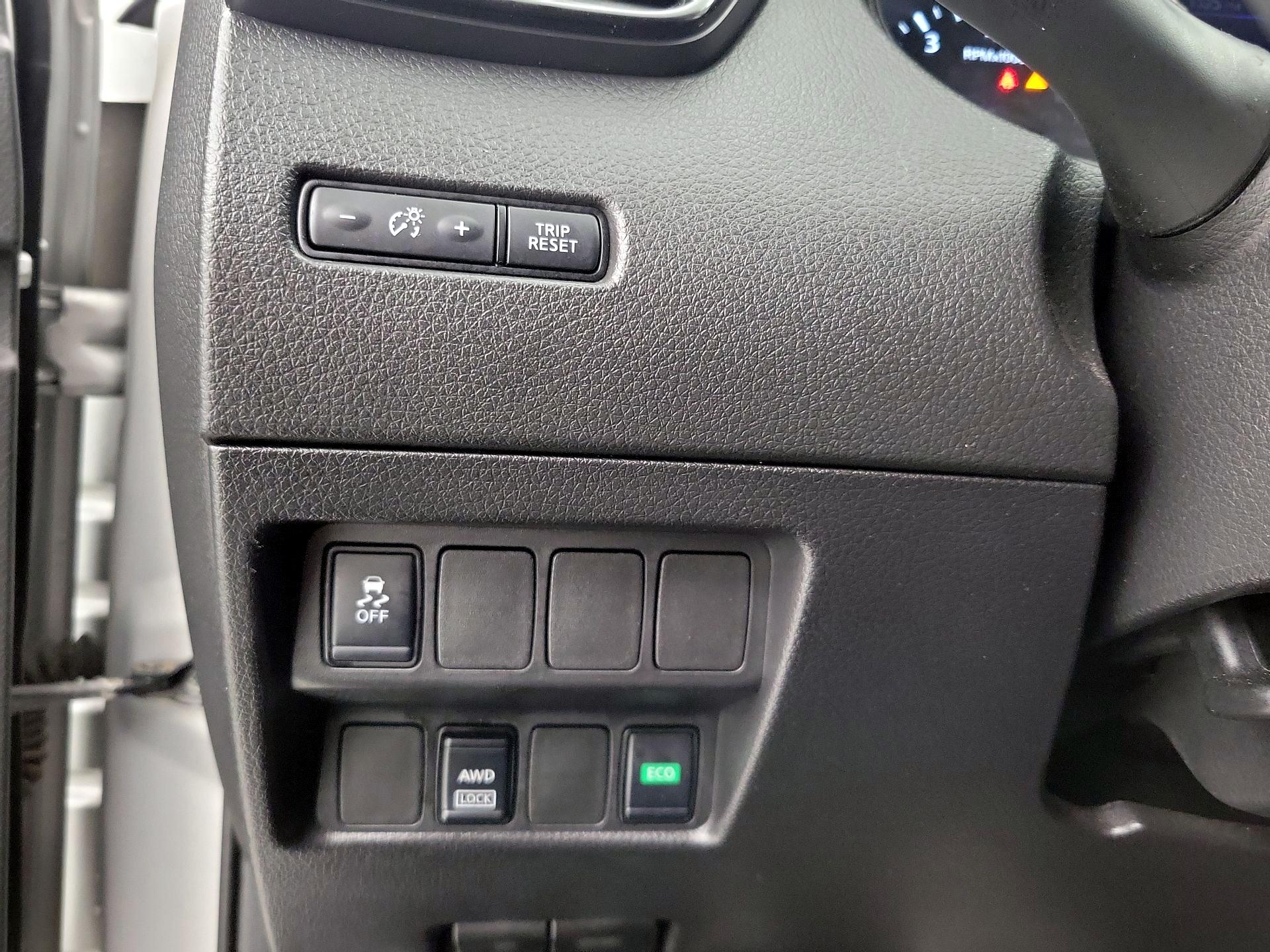 Thumbnail: 2019 Nissan Rogue Sport - 13