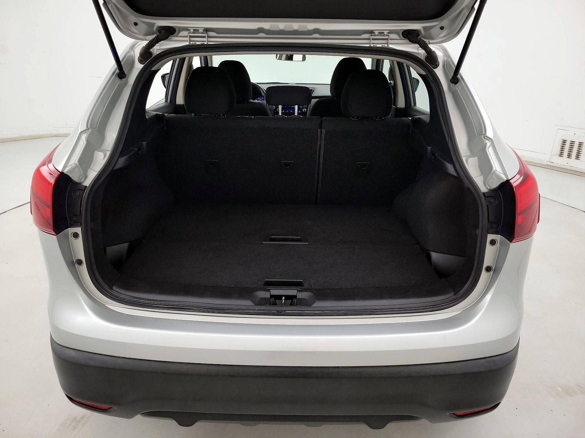 Thumbnail: 2019 Nissan Rogue Sport - 20
