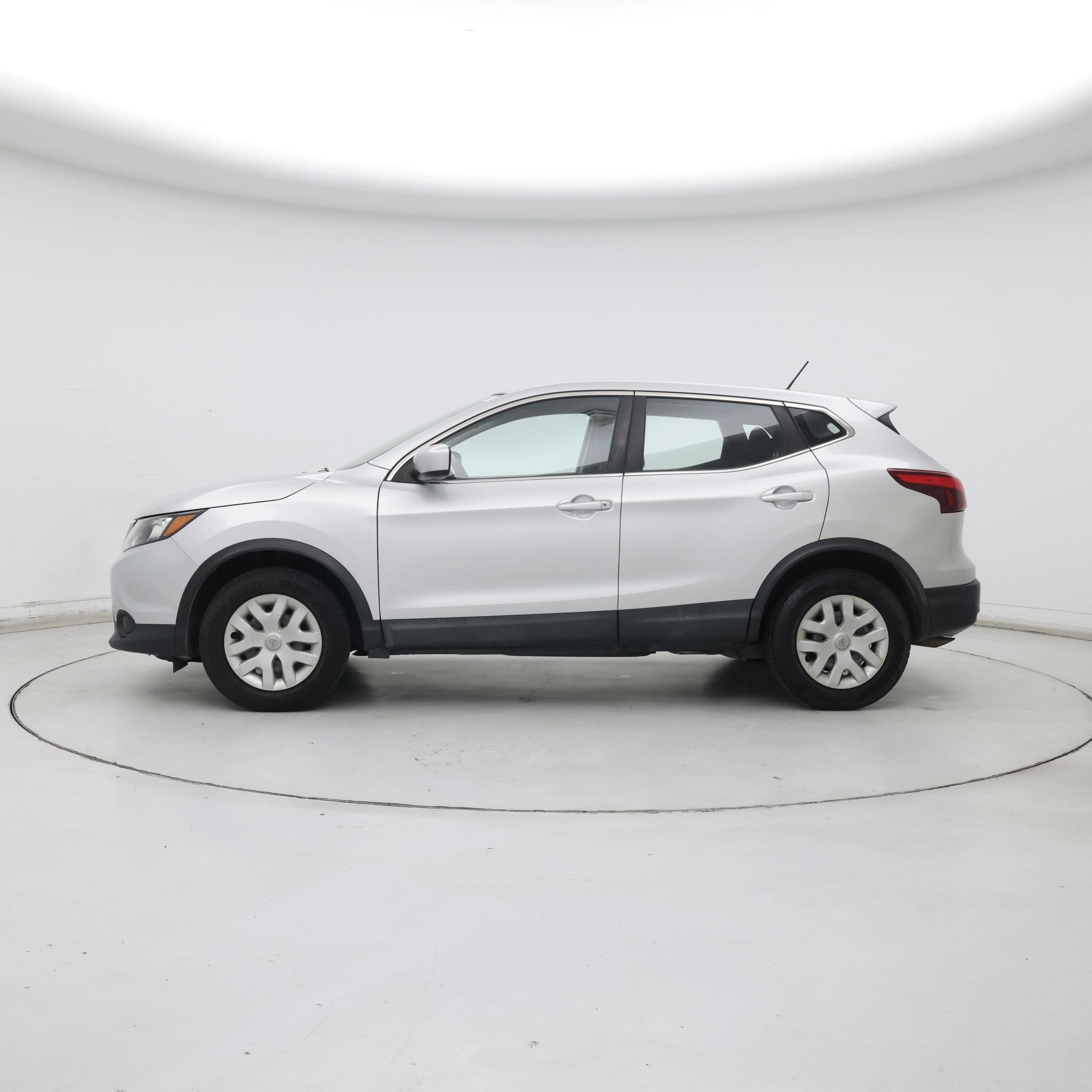 Thumbnail: 2019 Nissan Rogue Sport - 3