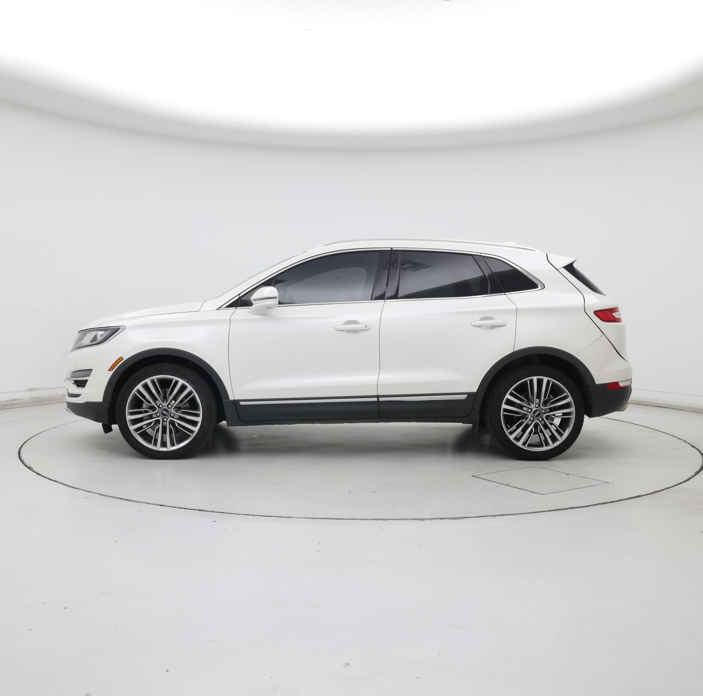 Thumbnail: 2015 Lincoln MKC - 3