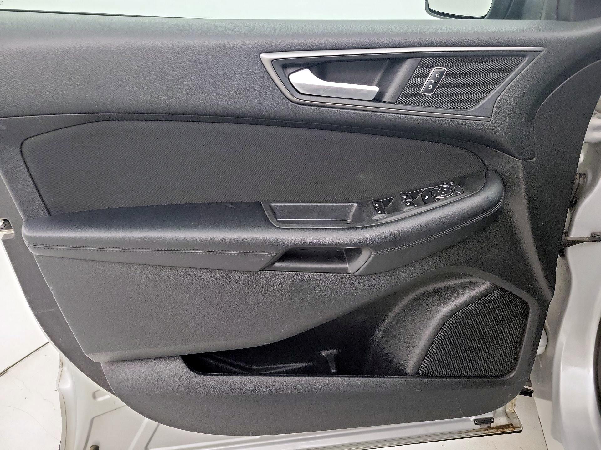 Thumbnail: 2018 Ford Edge - 12