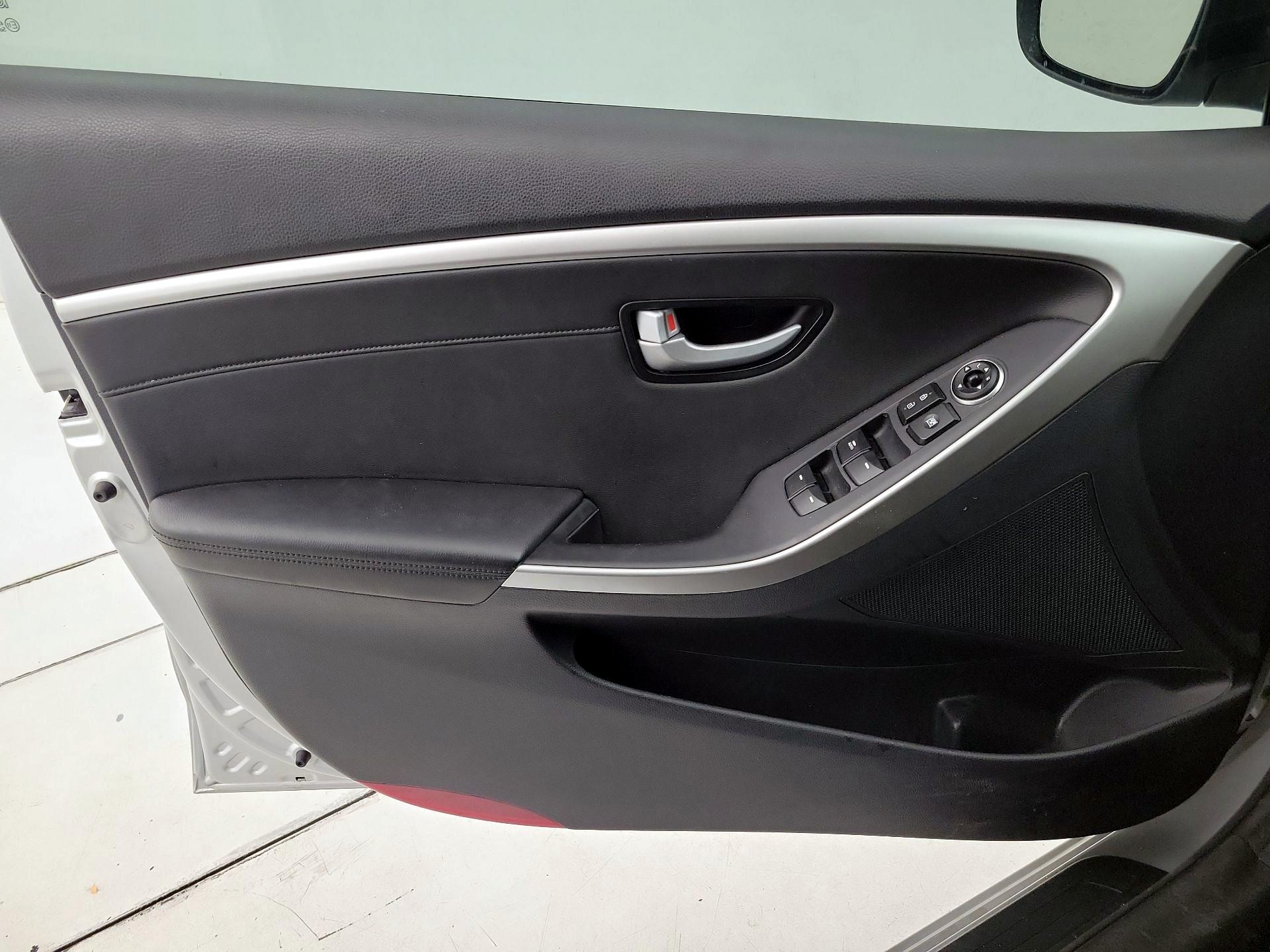 Thumbnail: 2014 Hyundai Elantra - 12