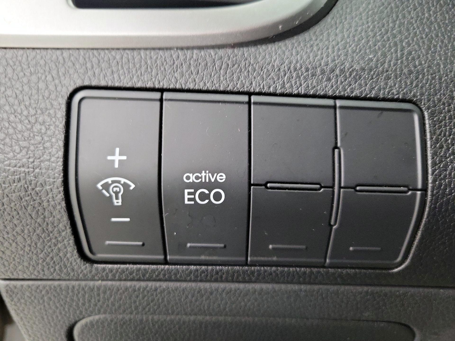 Thumbnail: 2014 Hyundai Elantra - 13