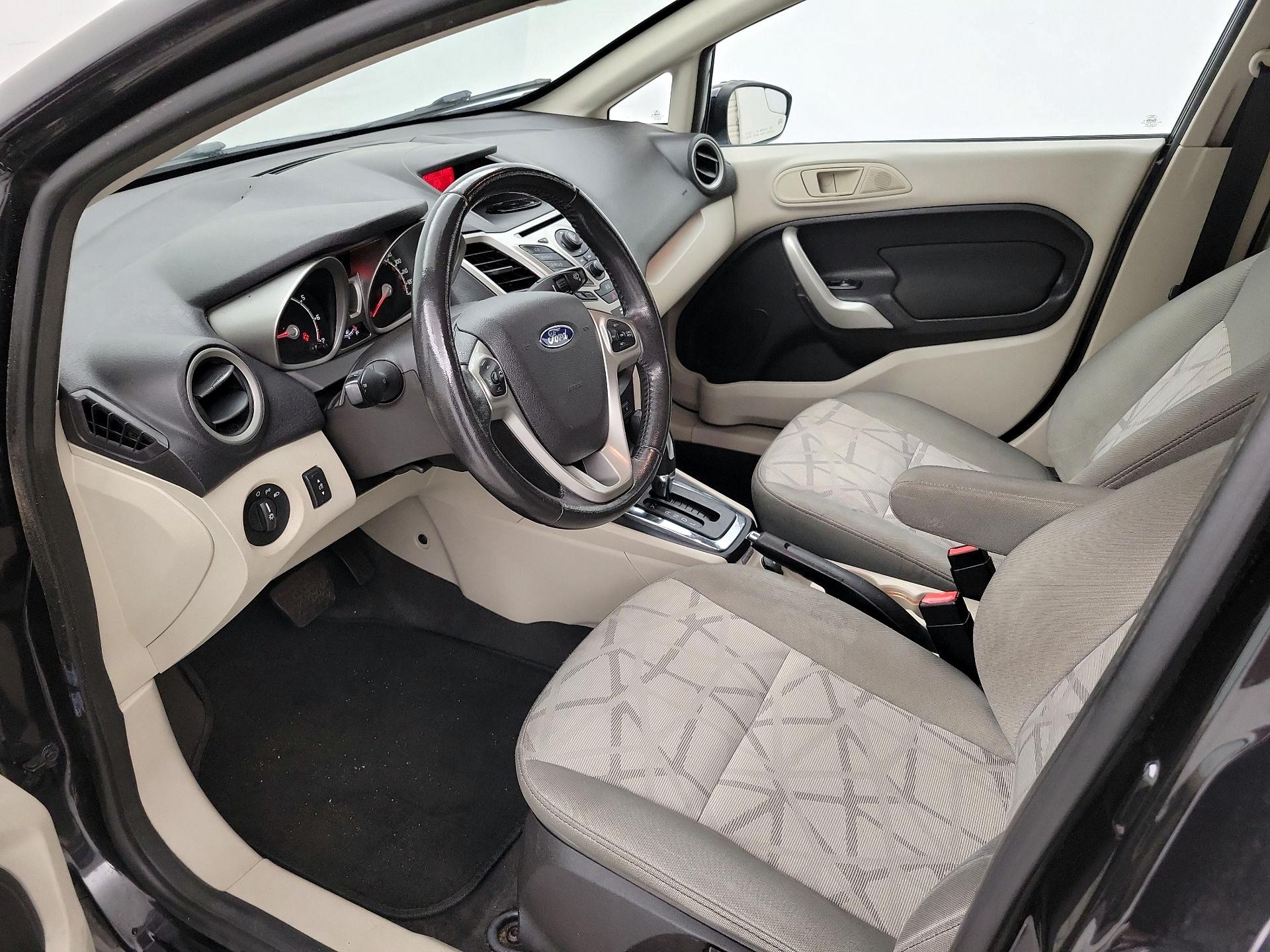 Thumbnail: 2013 Ford Fiesta - 11