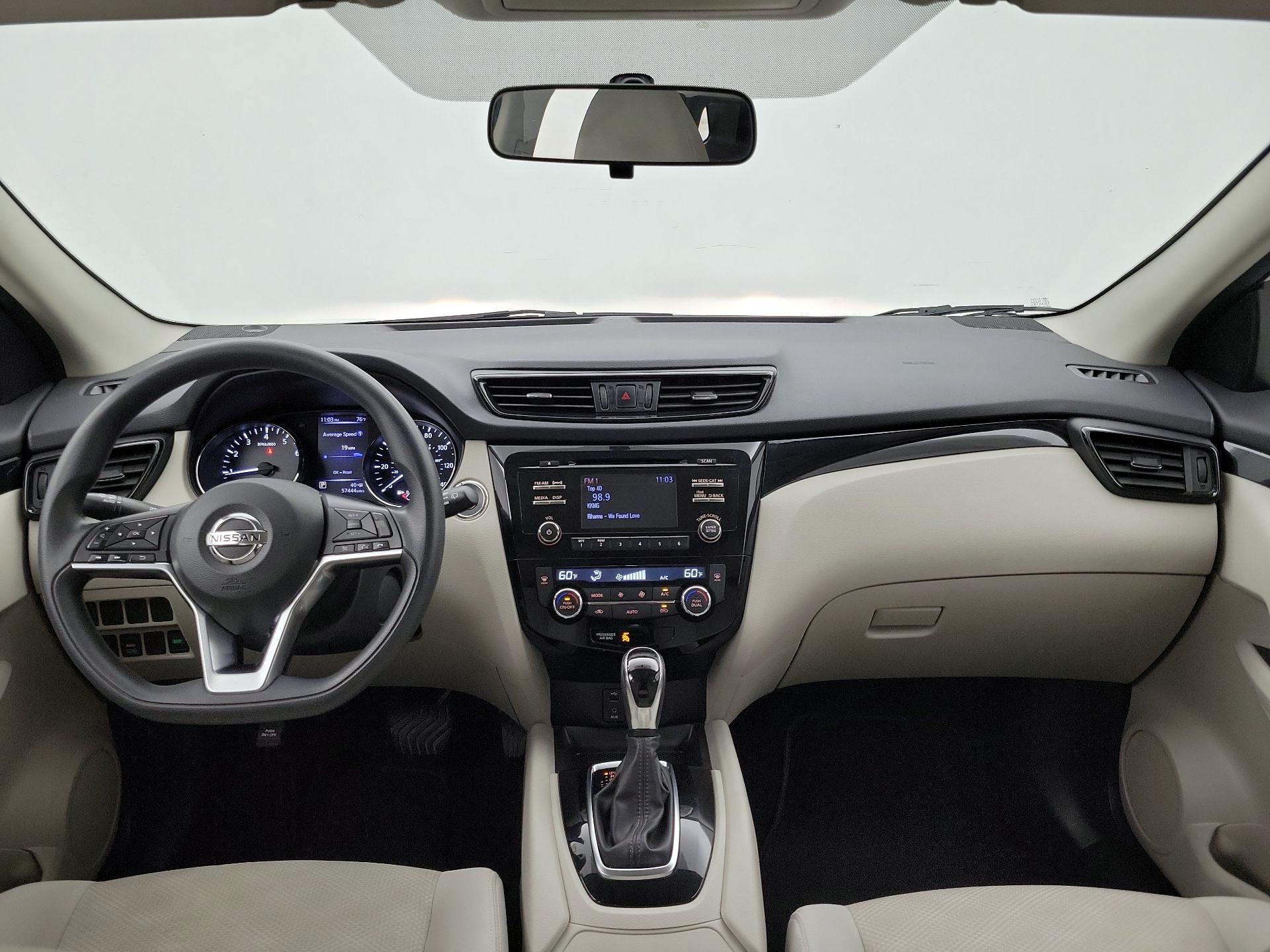Thumbnail: 2018 Nissan Rogue Sport - 9