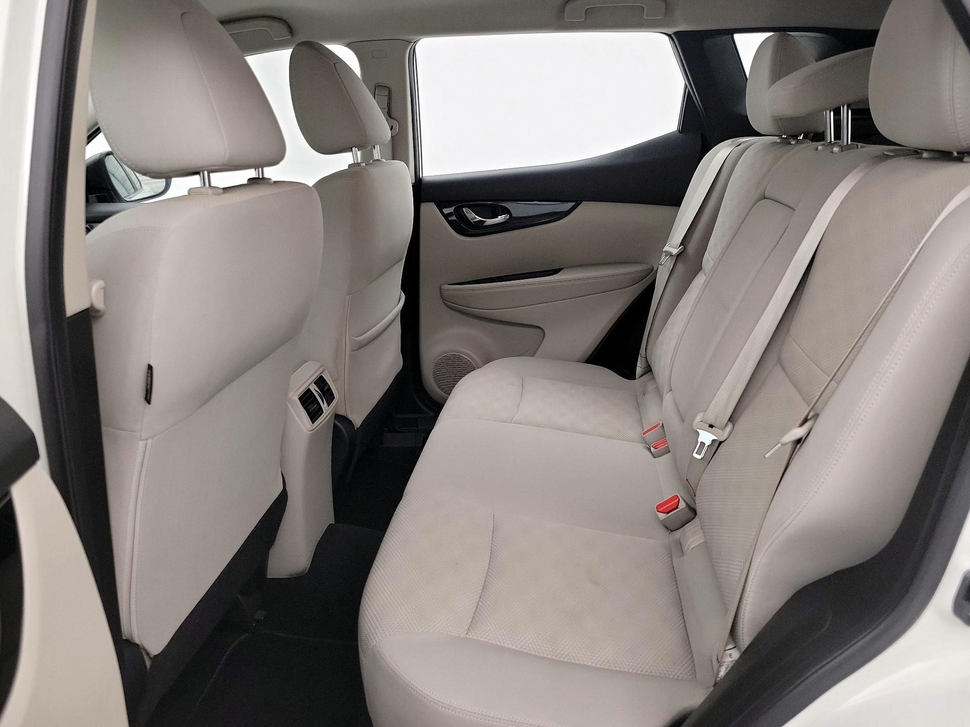 Thumbnail: 2018 Nissan Rogue Sport - 19