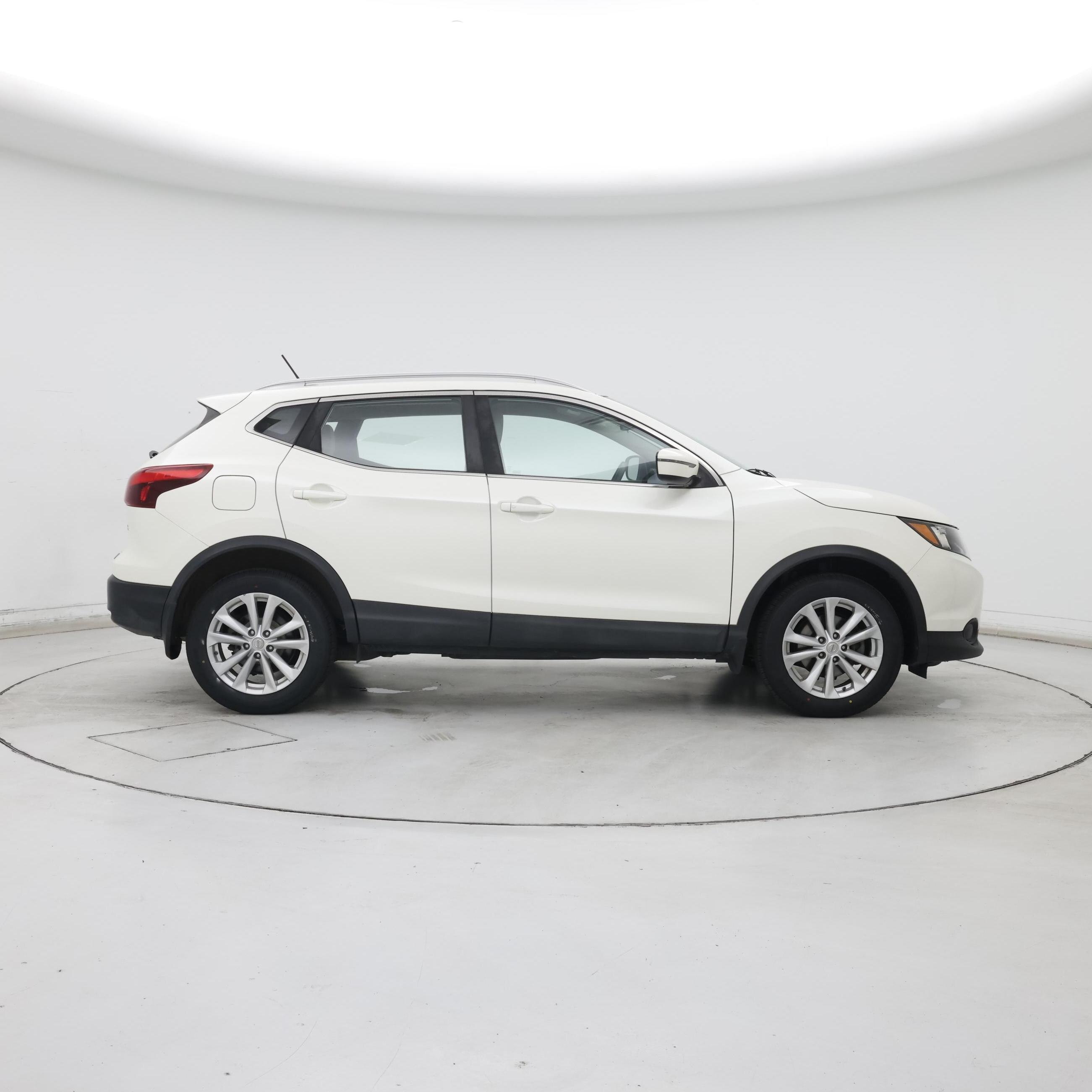 Thumbnail: 2018 Nissan Rogue Sport - 7