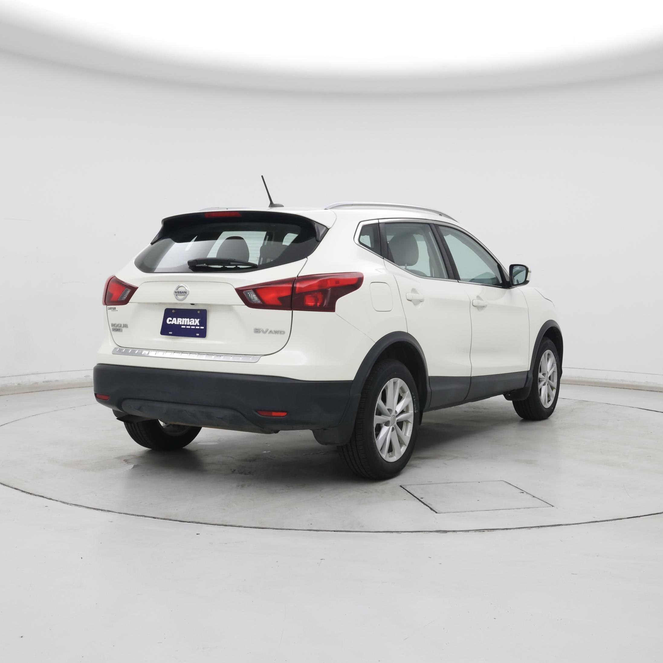 Thumbnail: 2018 Nissan Rogue Sport - 8