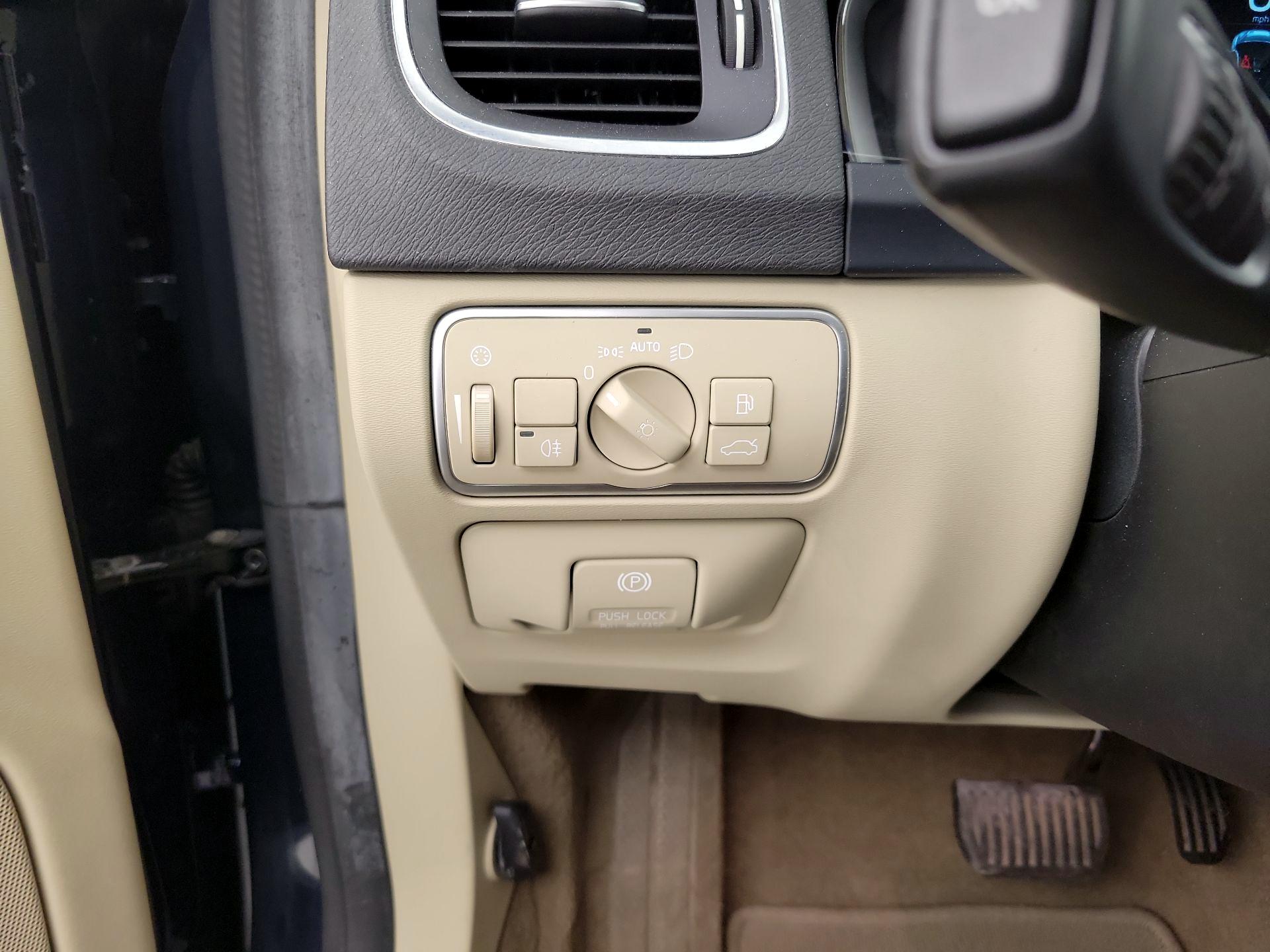Thumbnail: 2015 Volvo S60 - 13