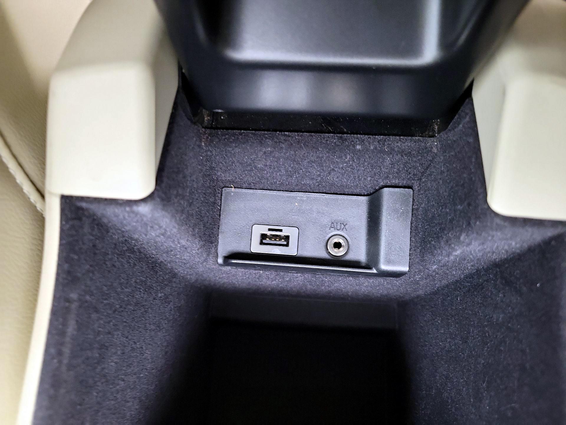 Thumbnail: 2015 Volvo S60 - 17