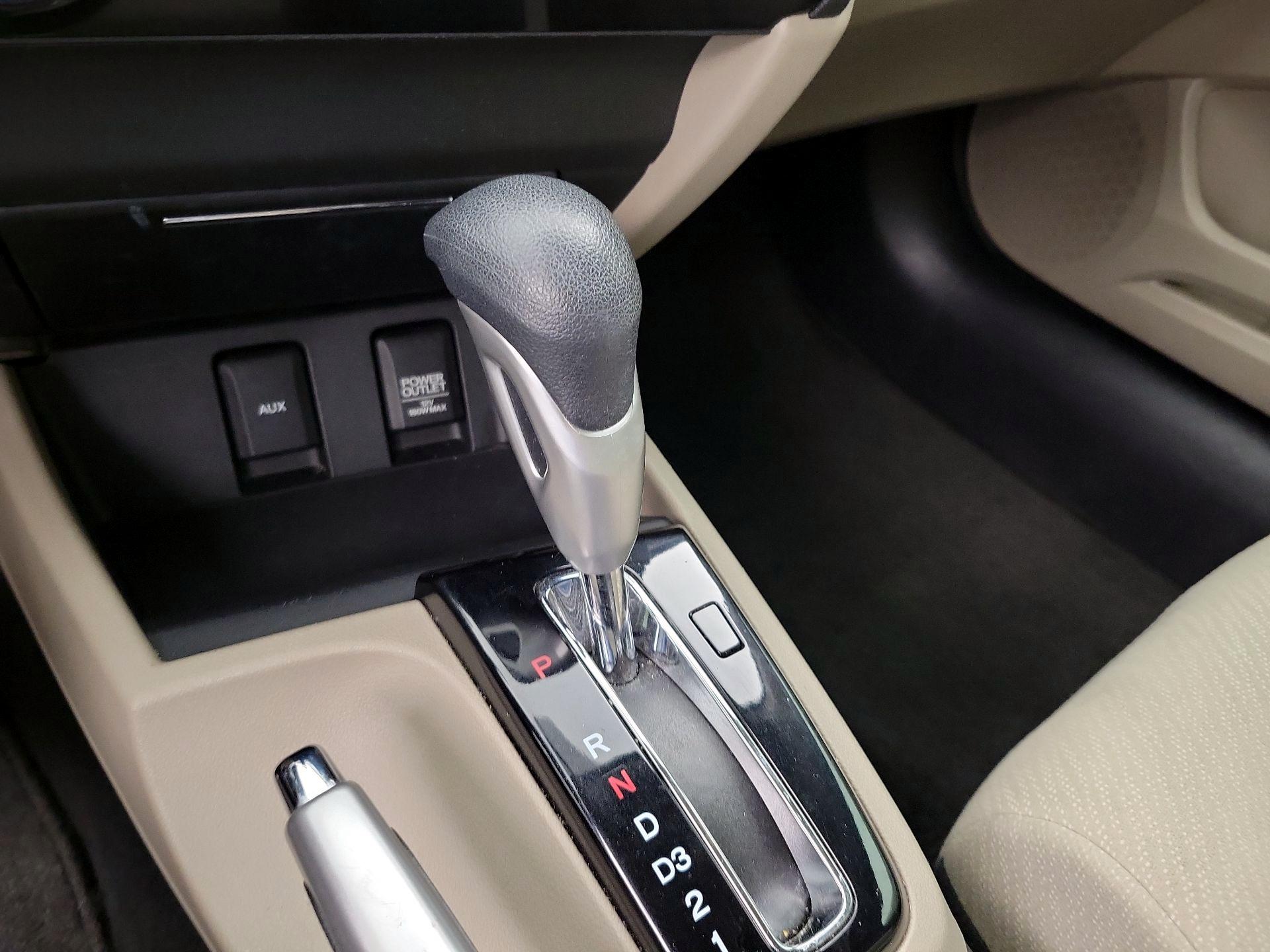 Thumbnail: 2013 Honda Civic - 17