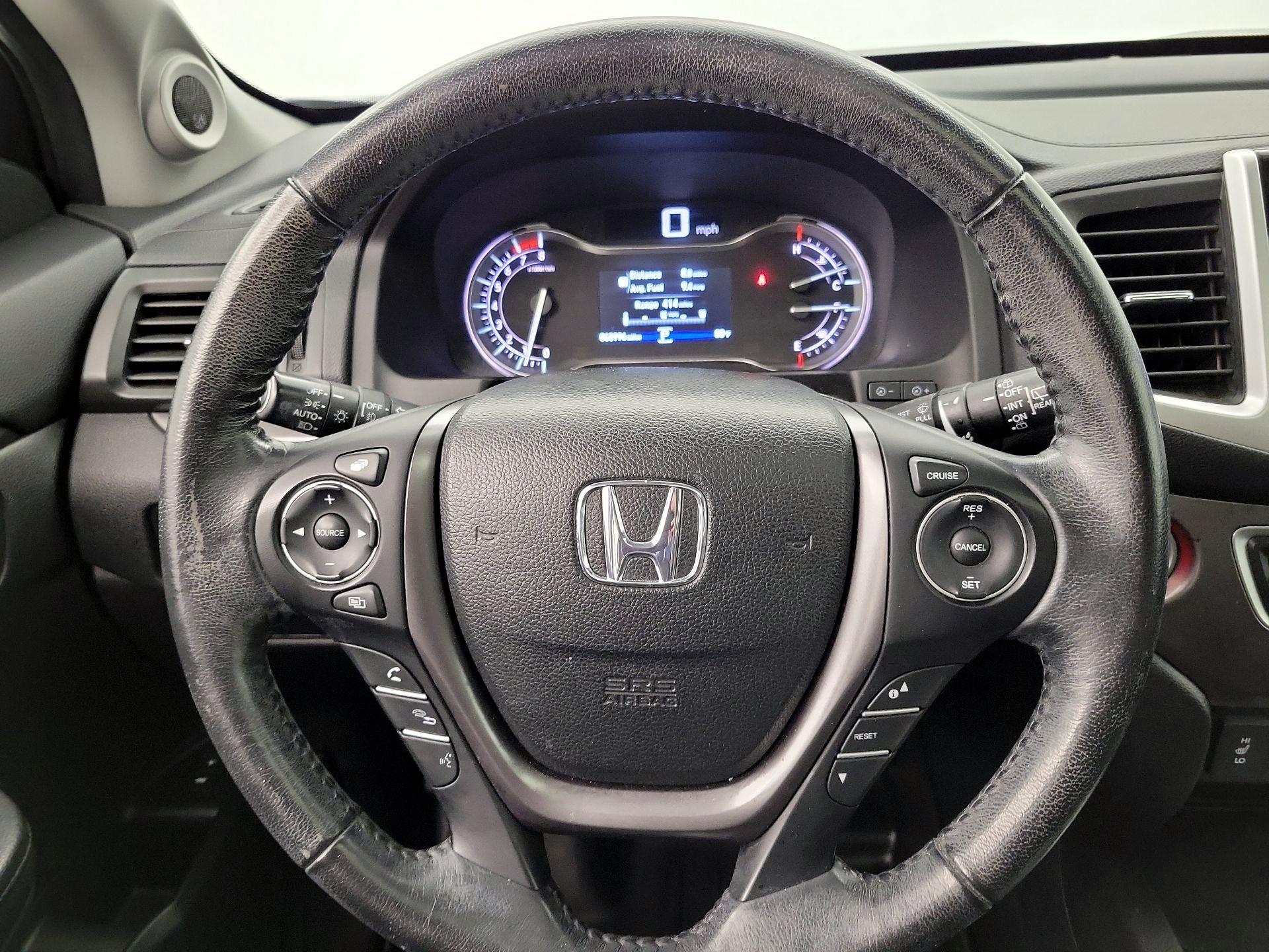 Thumbnail: 2017 Honda Pilot - 10