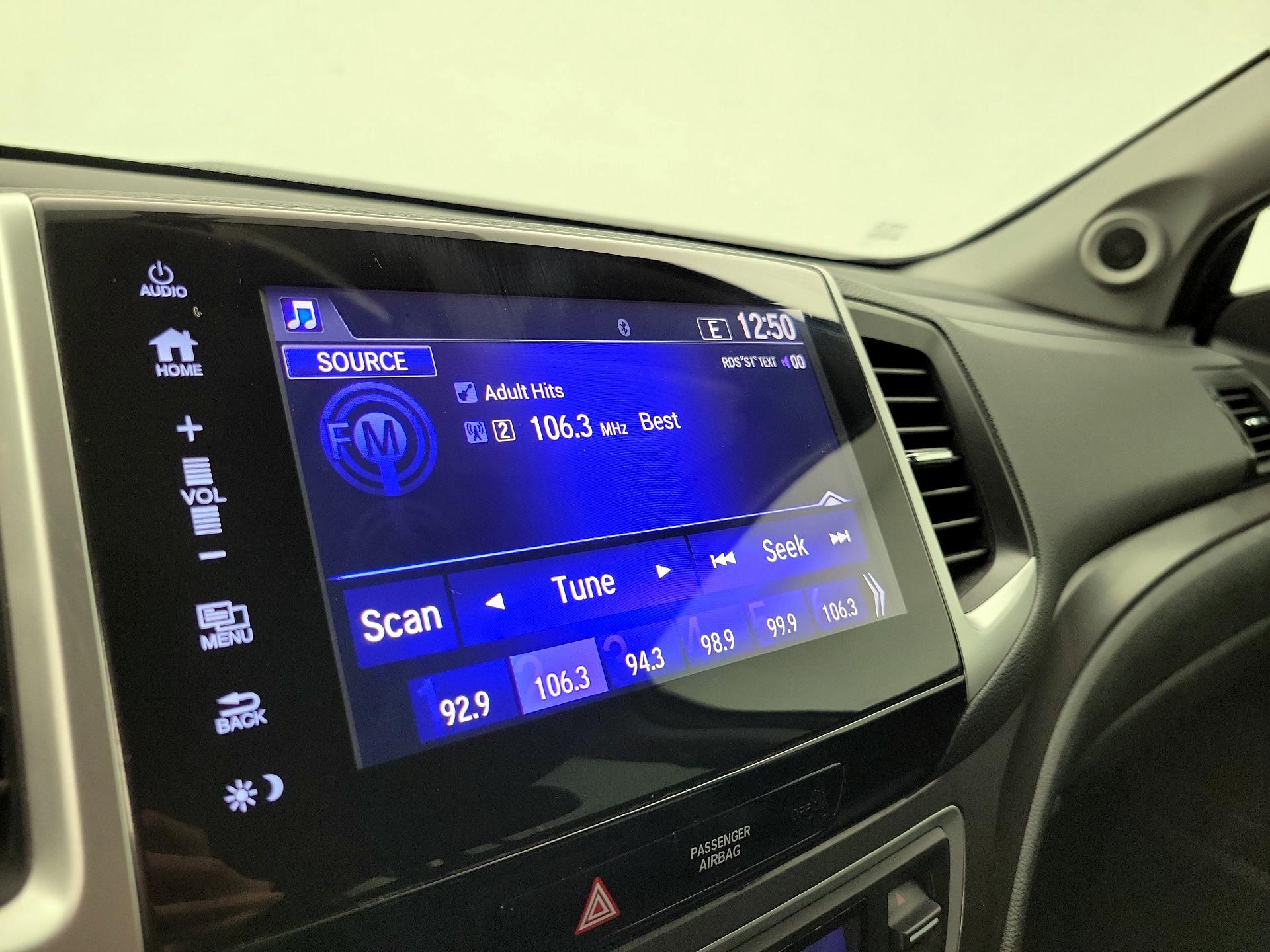Thumbnail: 2017 Honda Pilot - 15