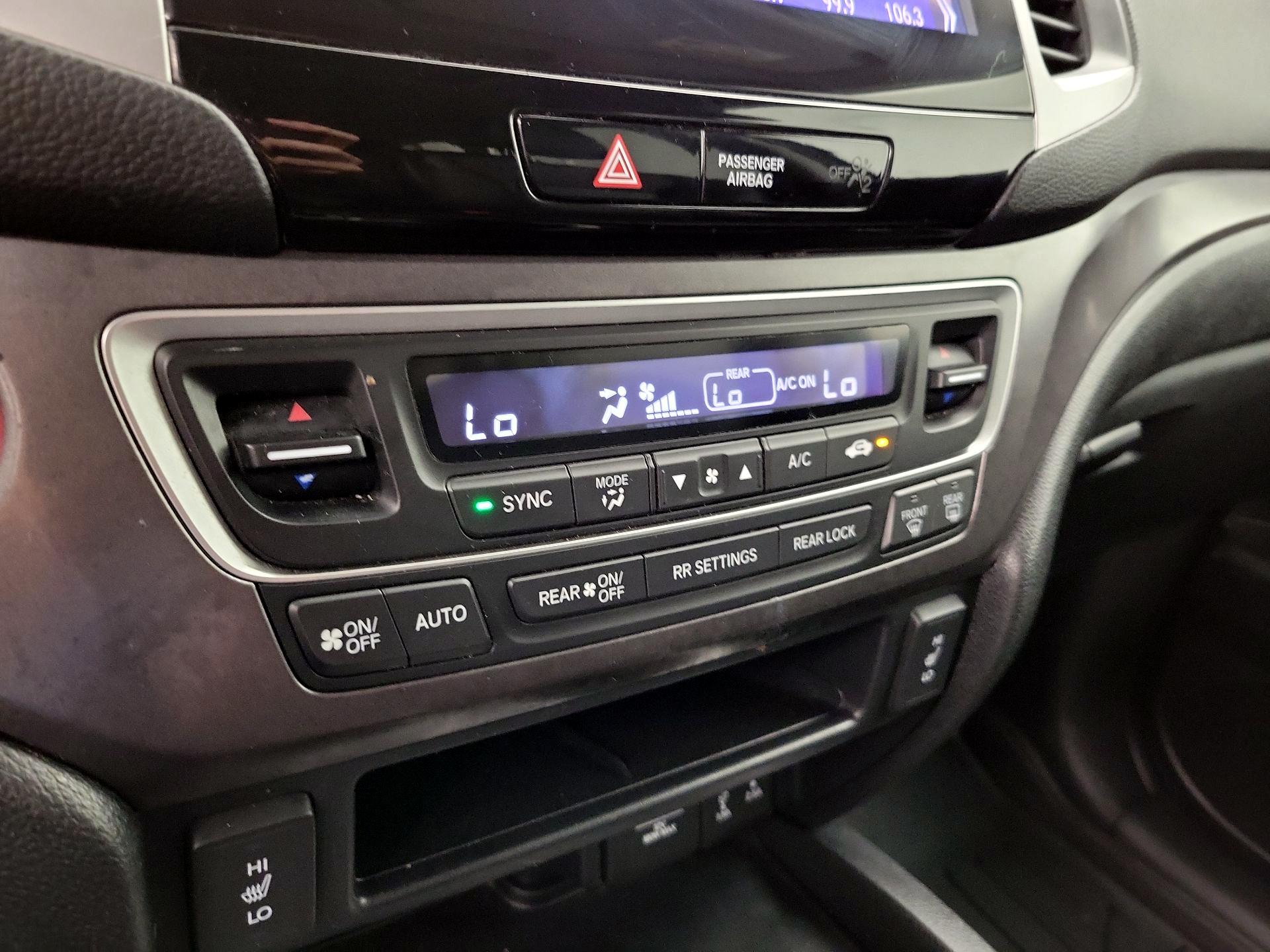 Thumbnail: 2017 Honda Pilot - 16