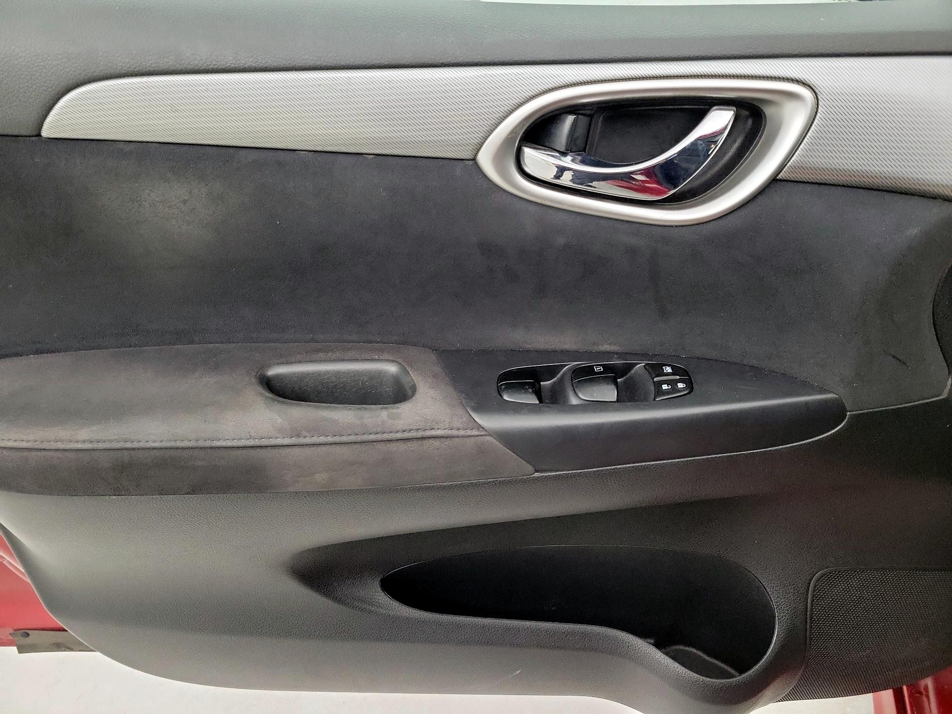 Thumbnail: 2014 Nissan Sentra - 12