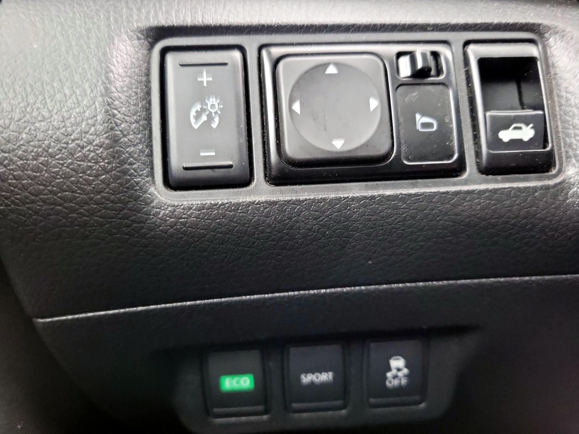 Thumbnail: 2014 Nissan Sentra - 13