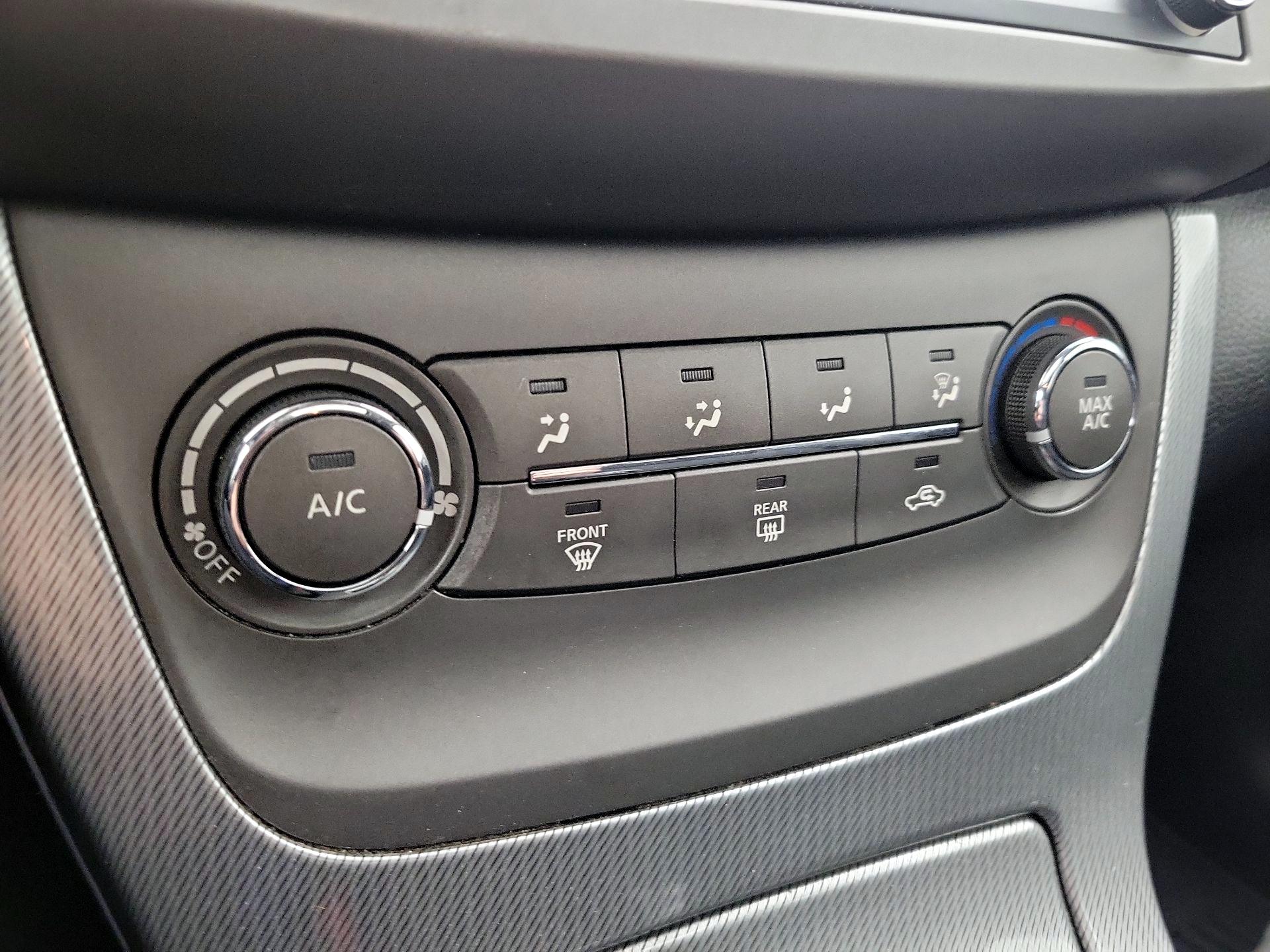 Thumbnail: 2014 Nissan Sentra - 17