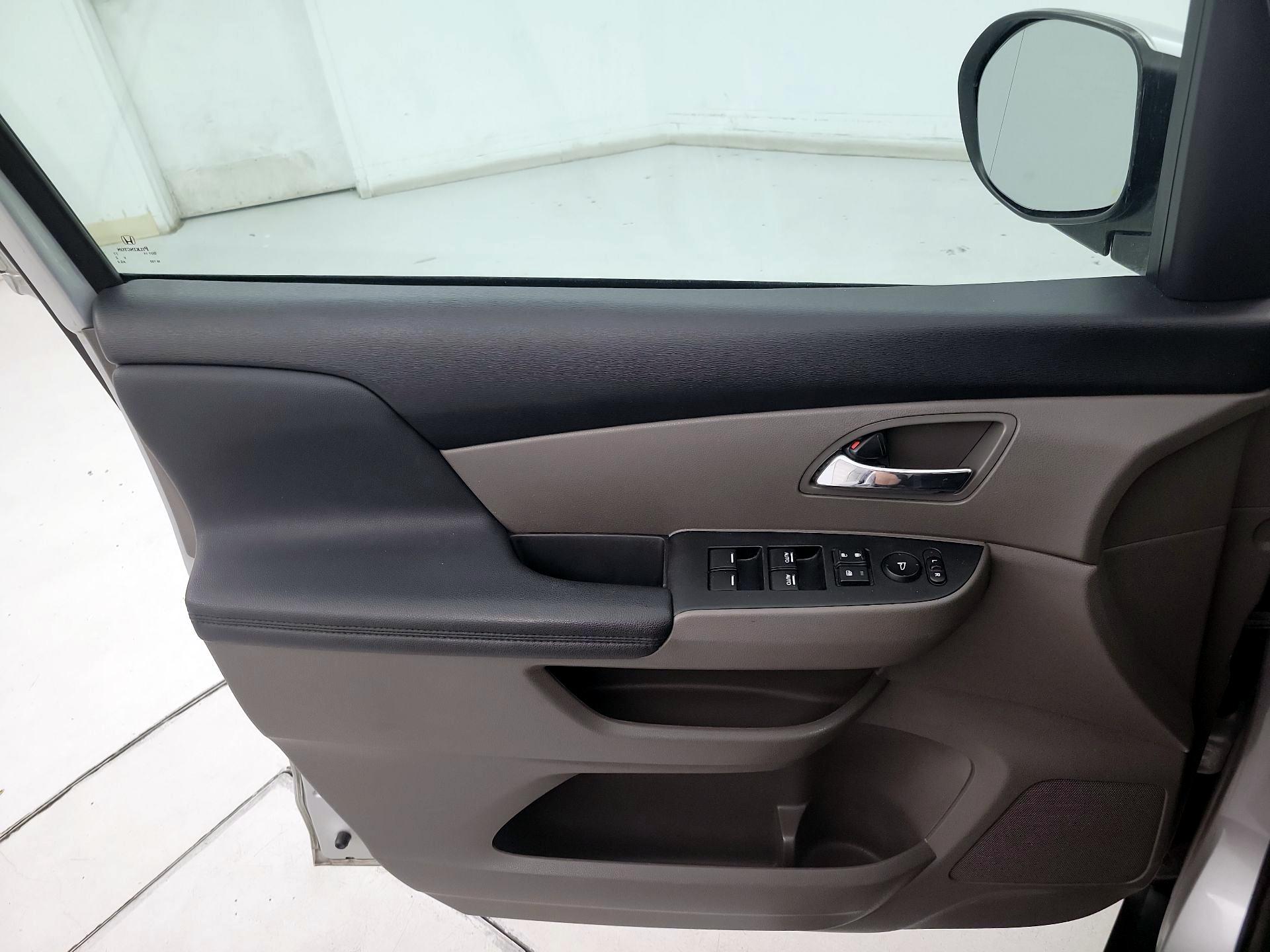 Thumbnail: 2014 Honda Odyssey - 12