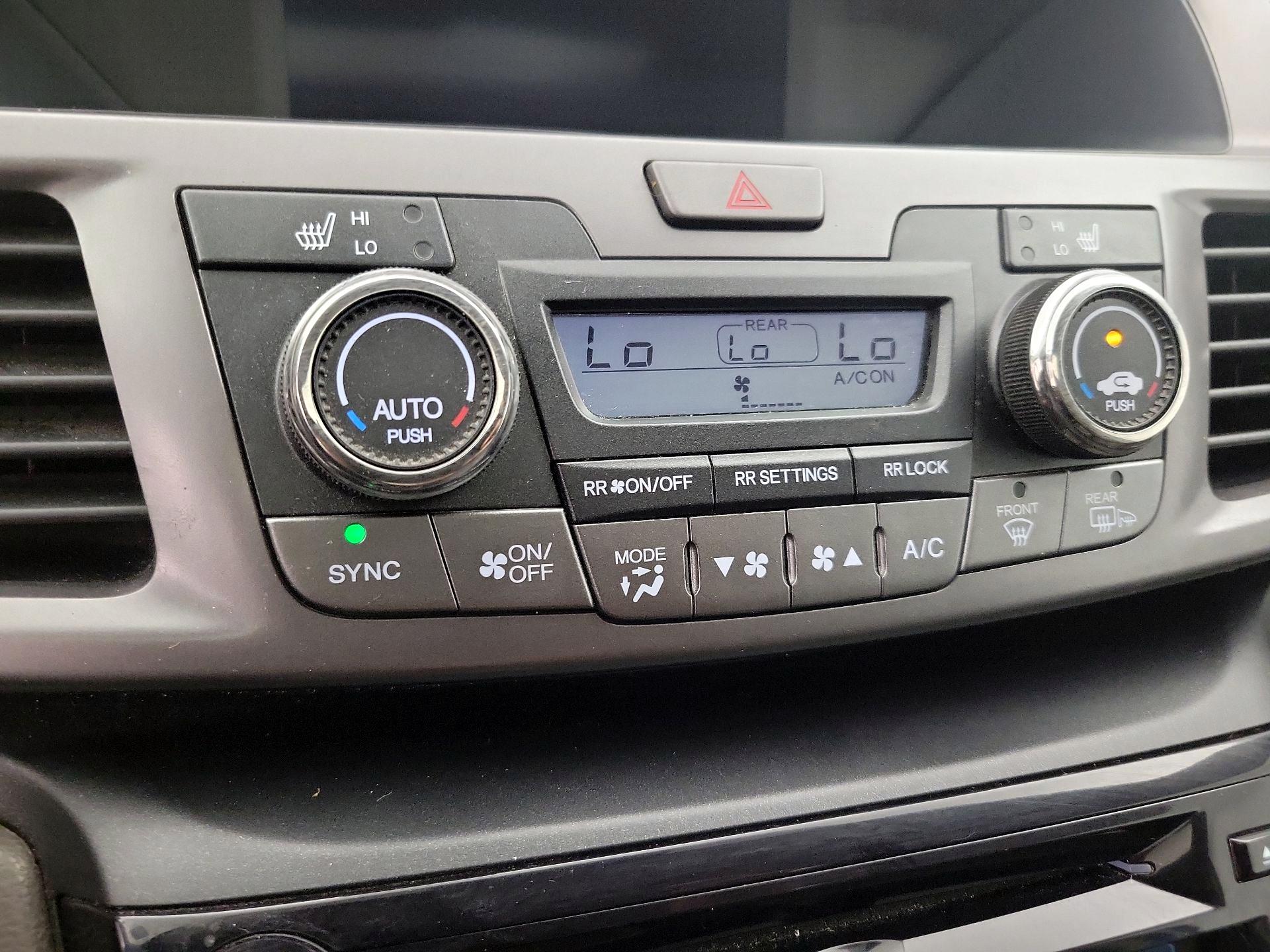 Thumbnail: 2014 Honda Odyssey - 16