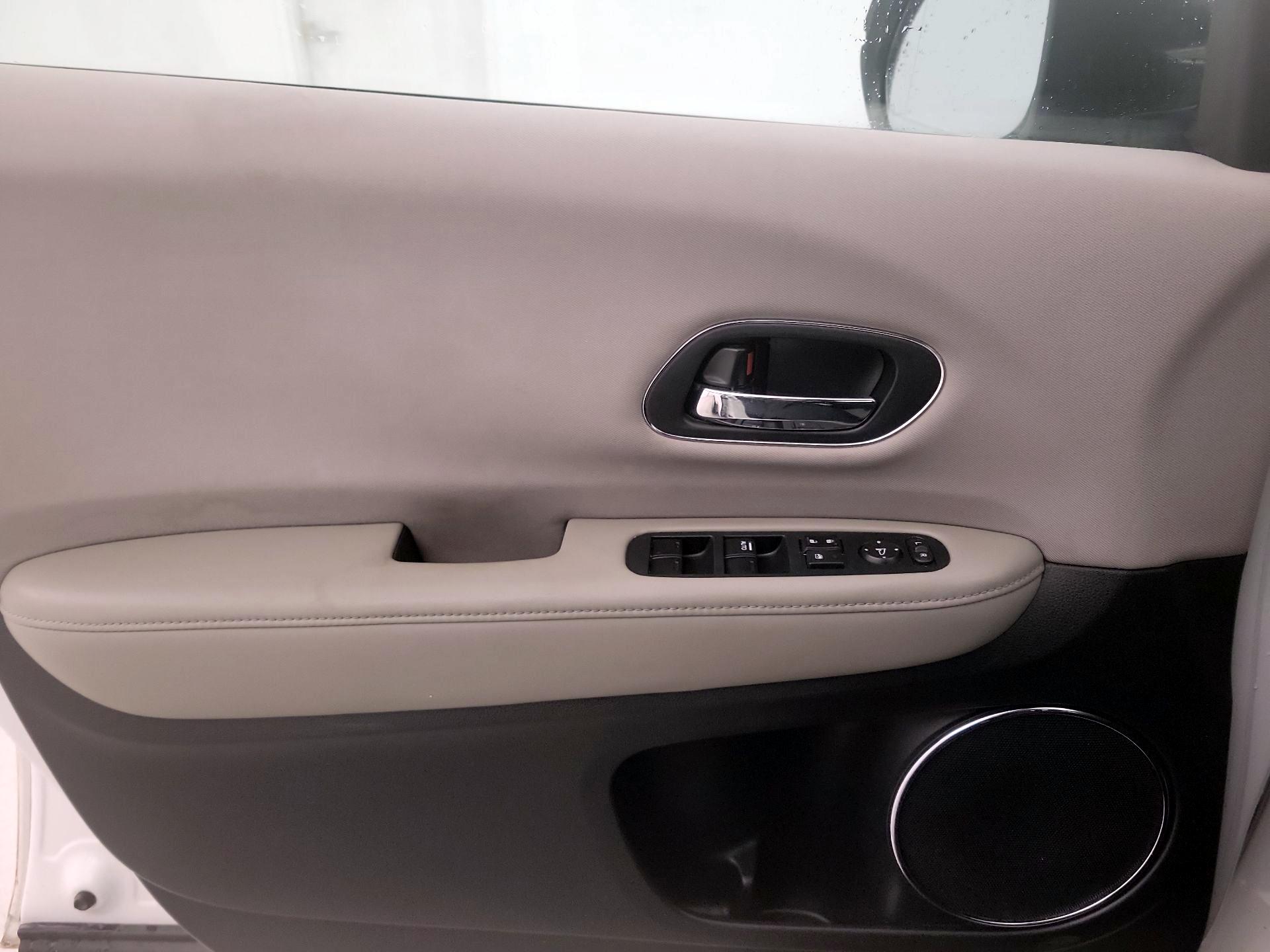 Thumbnail: 2016 Honda HR-V - 12