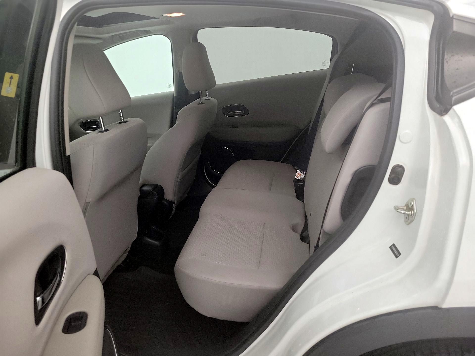 Thumbnail: 2016 Honda HR-V - 20