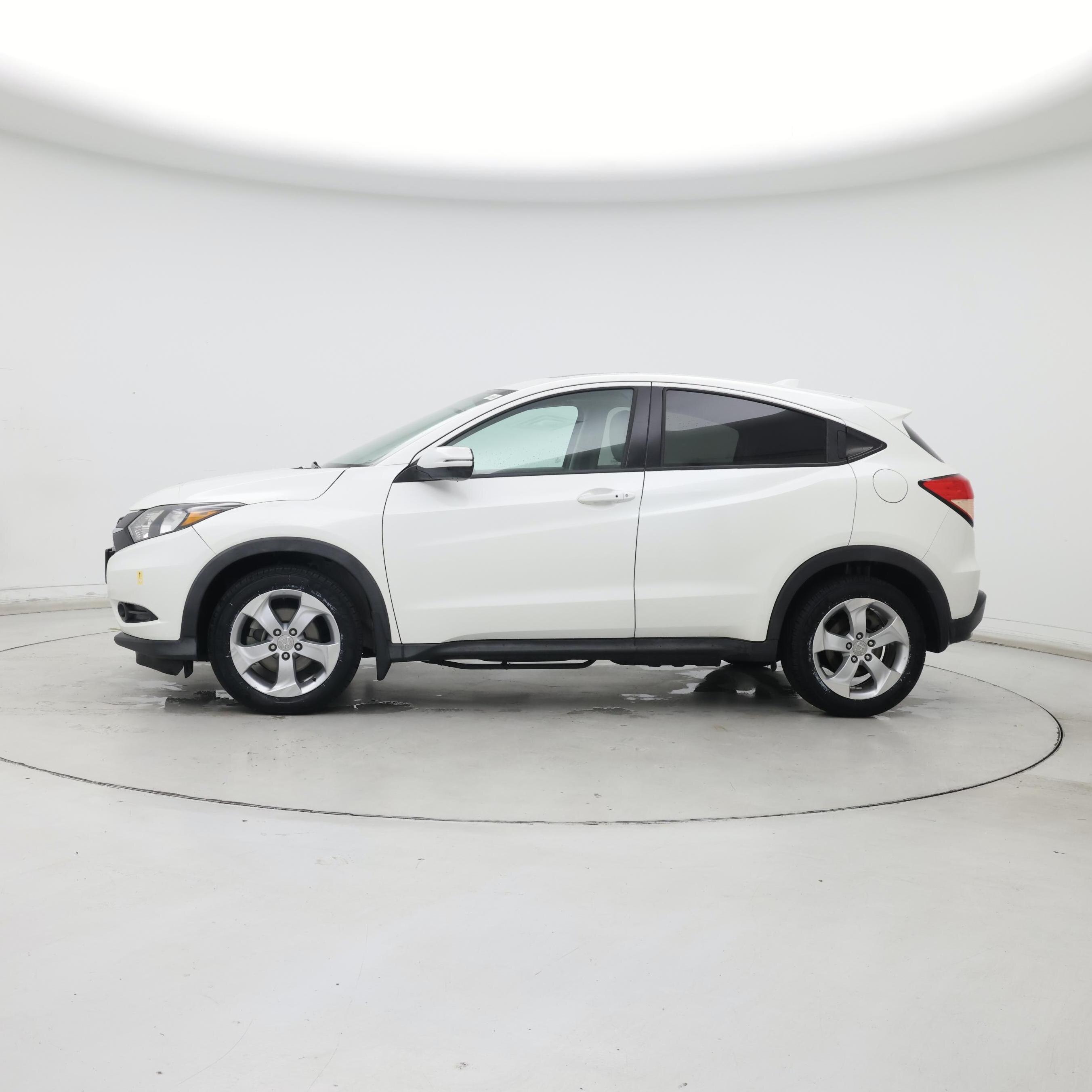 Thumbnail: 2016 Honda HR-V - 3