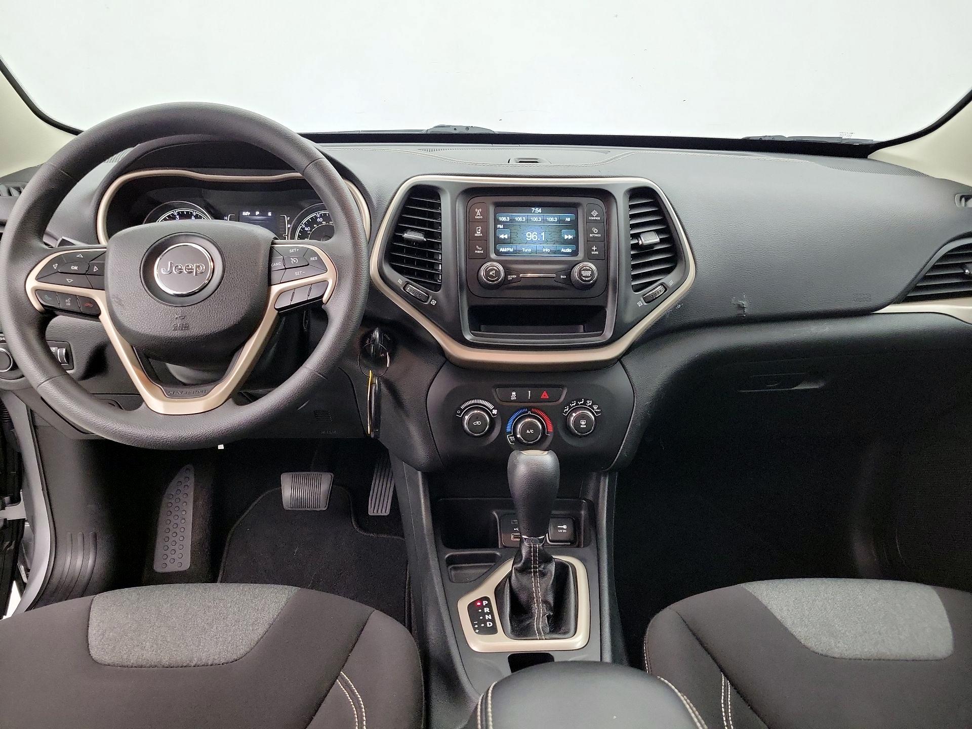 Thumbnail: 2015 Jeep Cherokee - 9