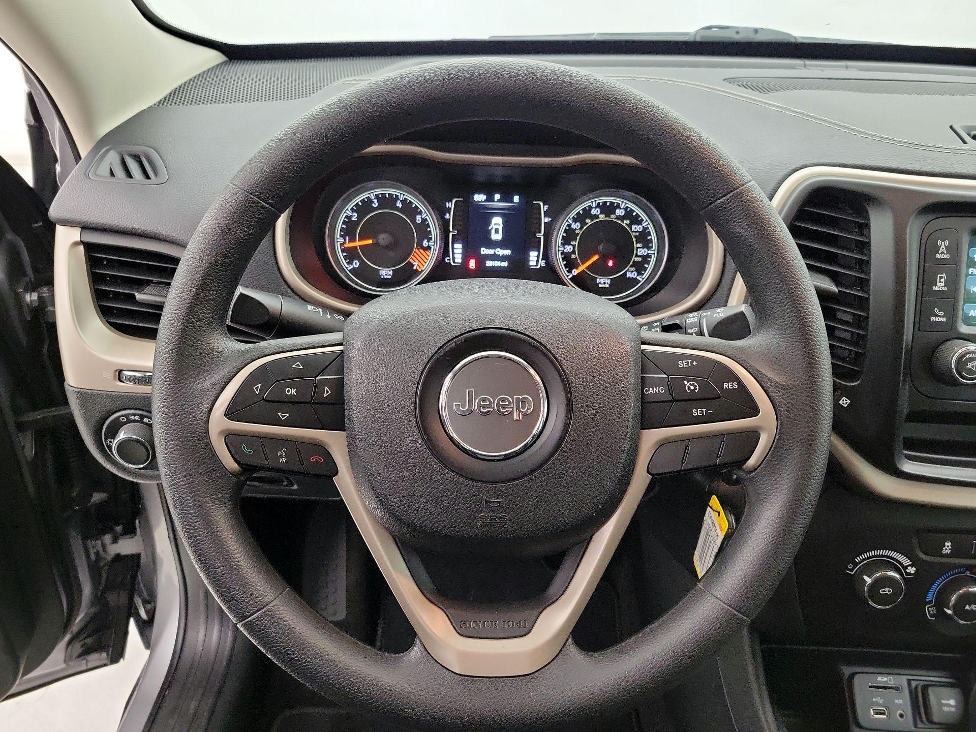 Thumbnail: 2015 Jeep Cherokee - 10