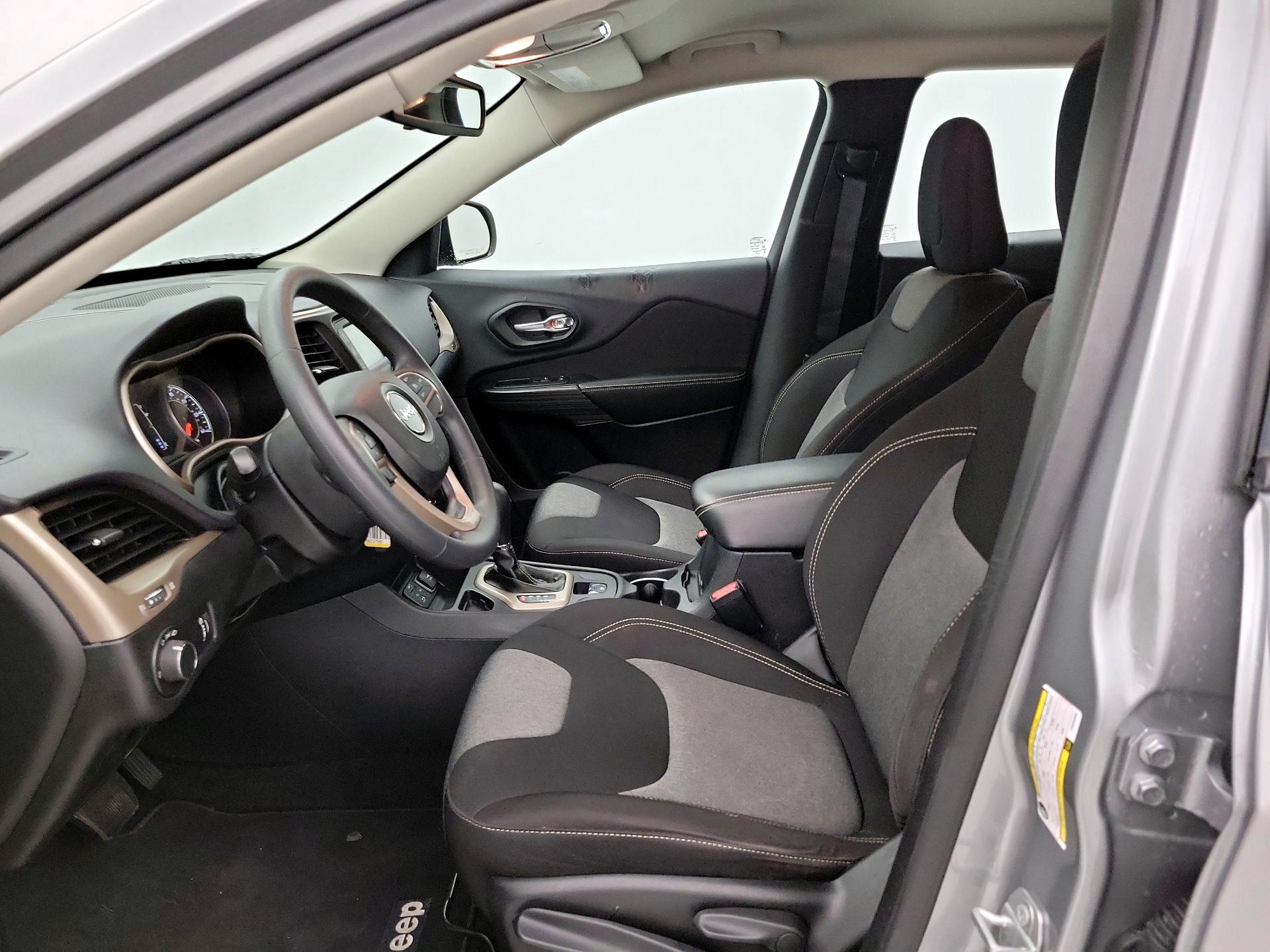 Thumbnail: 2015 Jeep Cherokee - 11