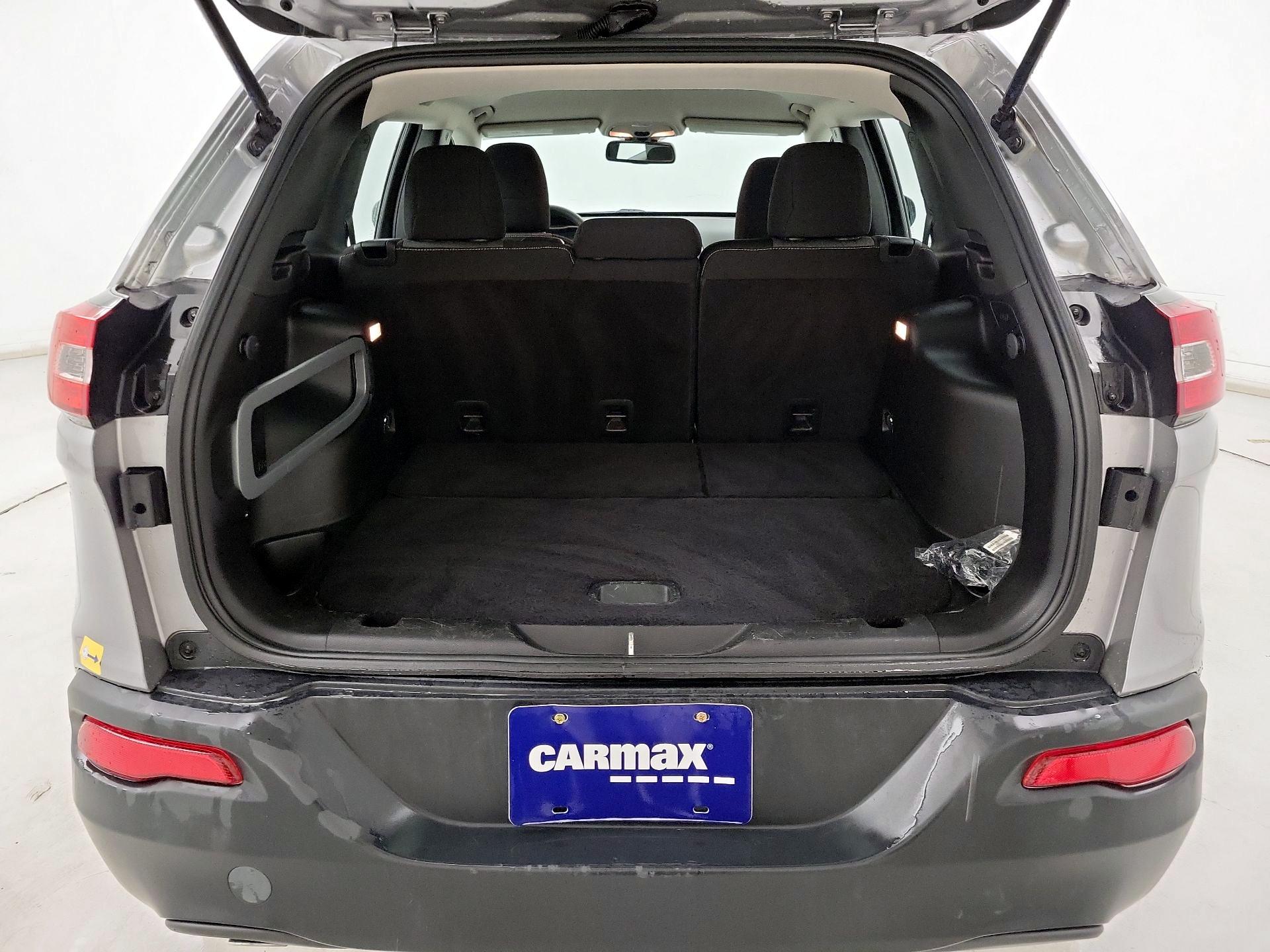 Thumbnail: 2015 Jeep Cherokee - 19
