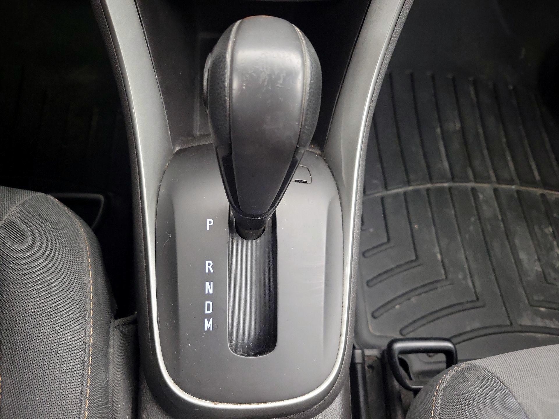 Thumbnail: 2018 Chevrolet Trax - 17