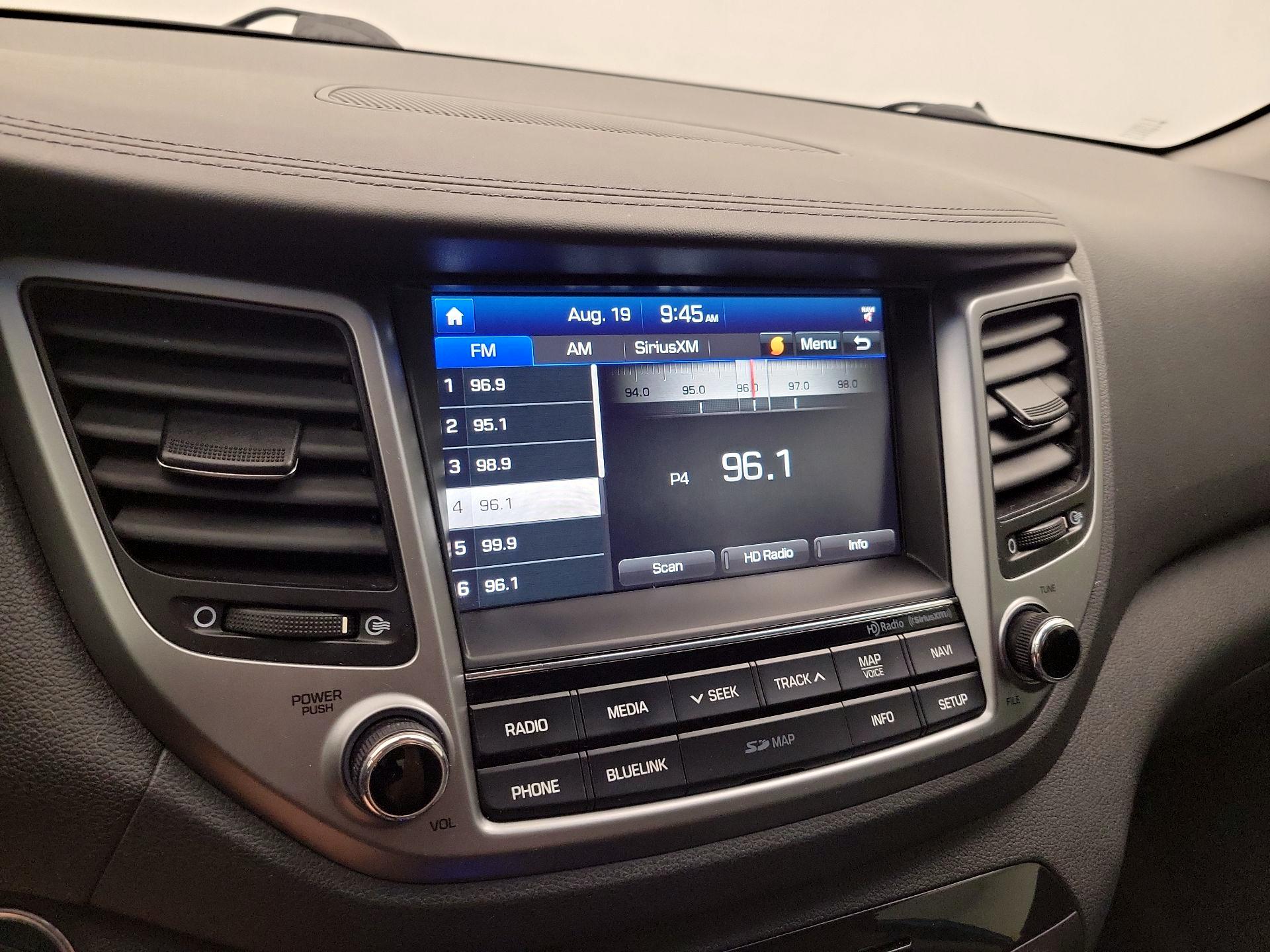 Thumbnail: 2016 Hyundai Tucson - 16