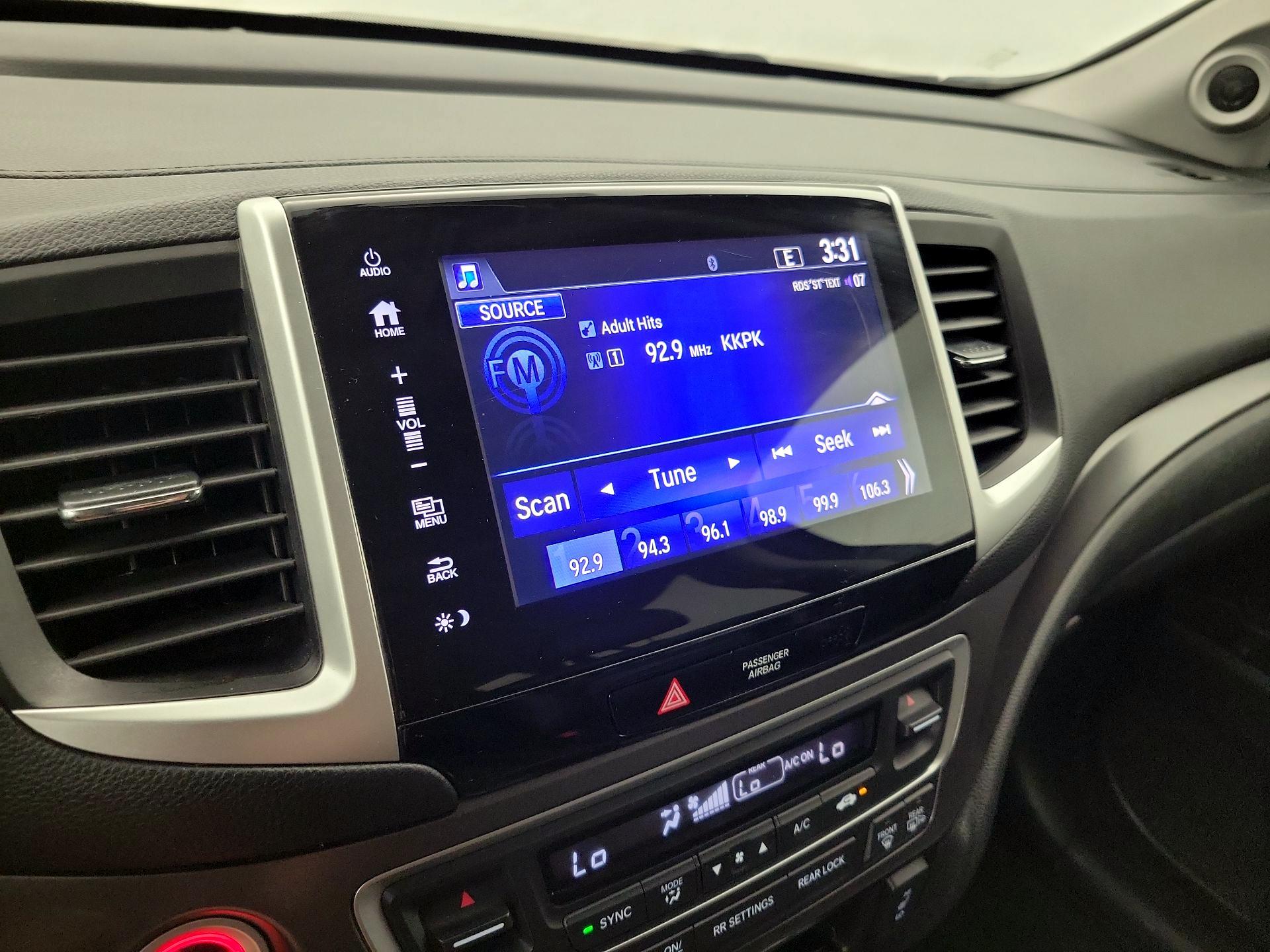 Thumbnail: 2017 Honda Pilot - 15