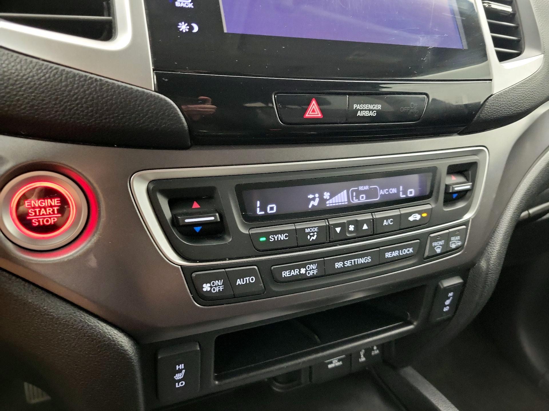 Thumbnail: 2017 Honda Pilot - 16