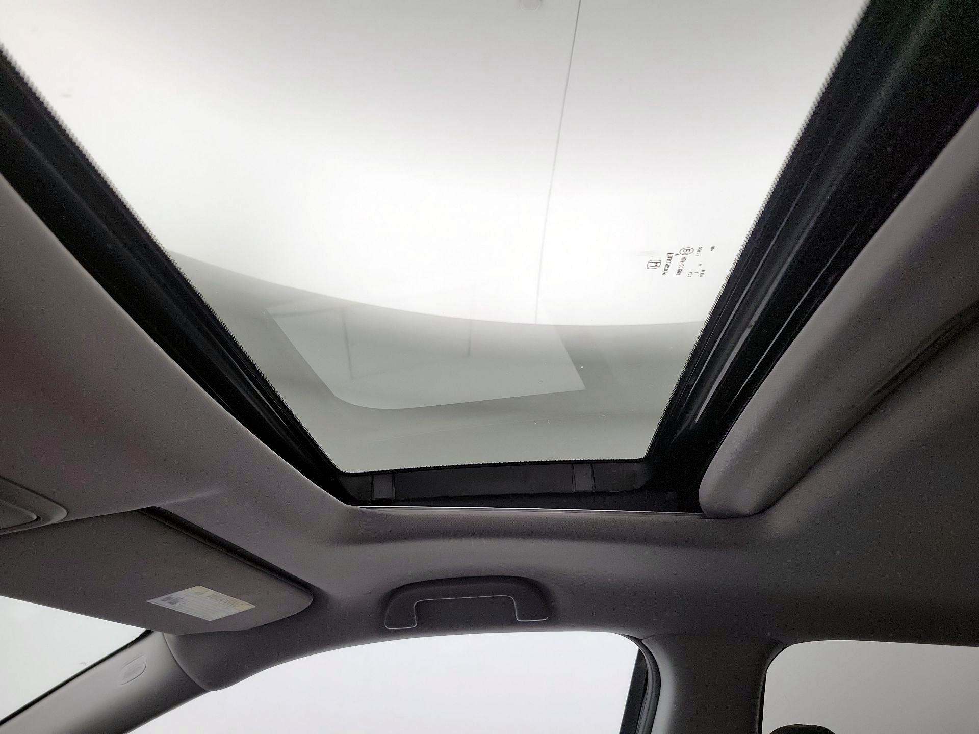 Thumbnail: 2017 Honda Pilot - 19