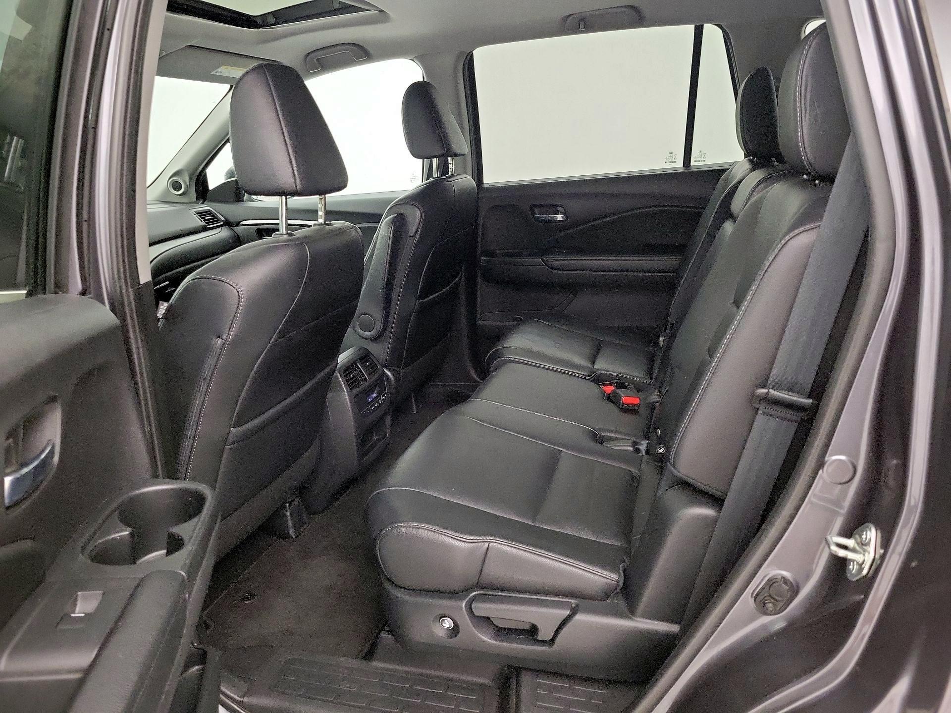 Thumbnail: 2017 Honda Pilot - 20