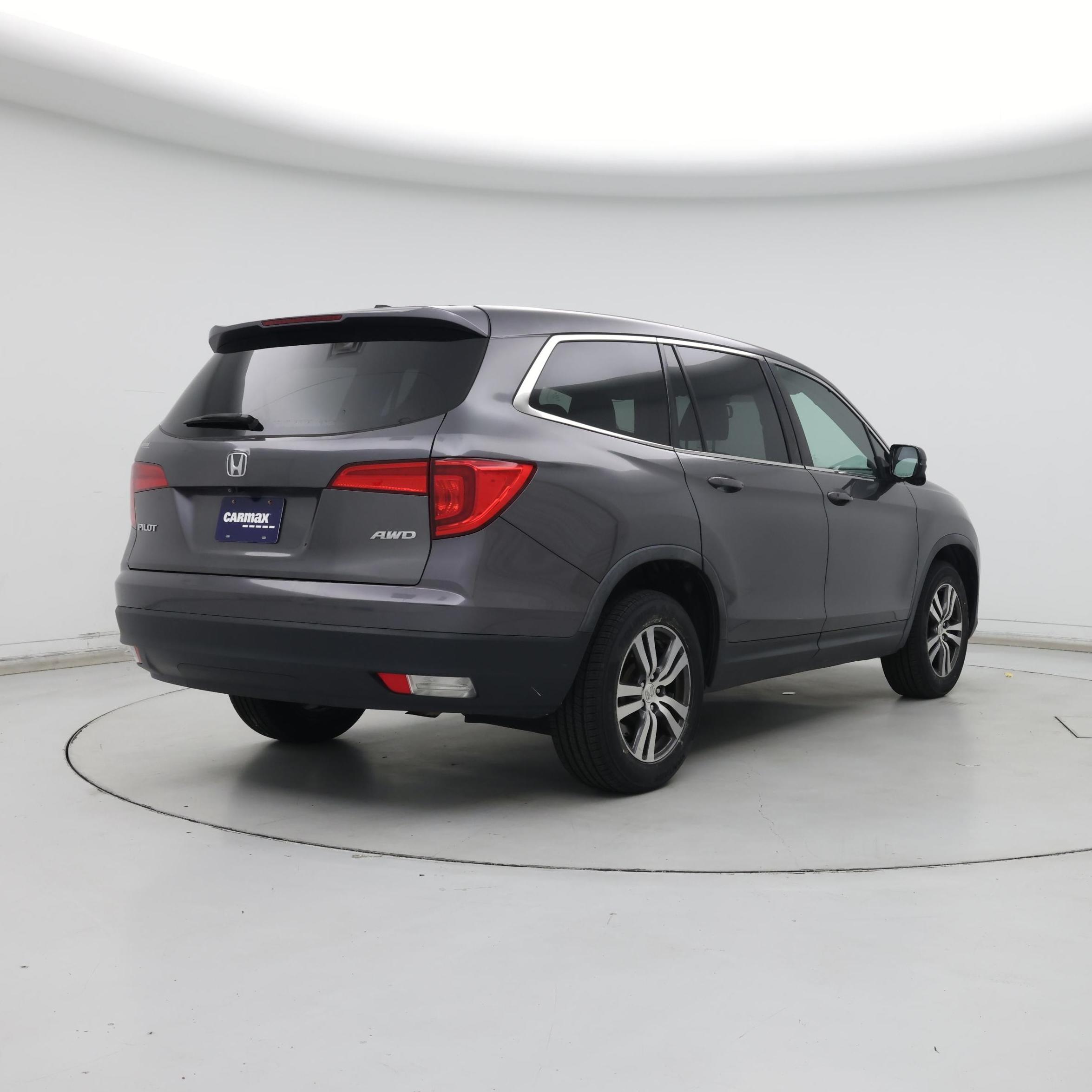 Thumbnail: 2017 Honda Pilot - 8