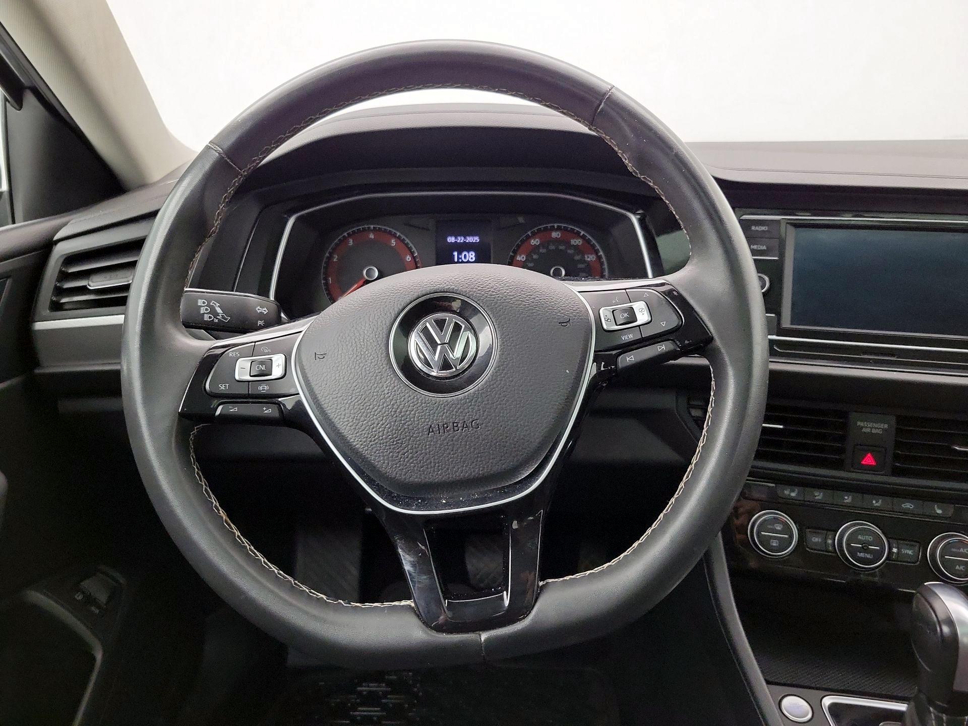 Thumbnail: 2021 Volkswagen Jetta - 10