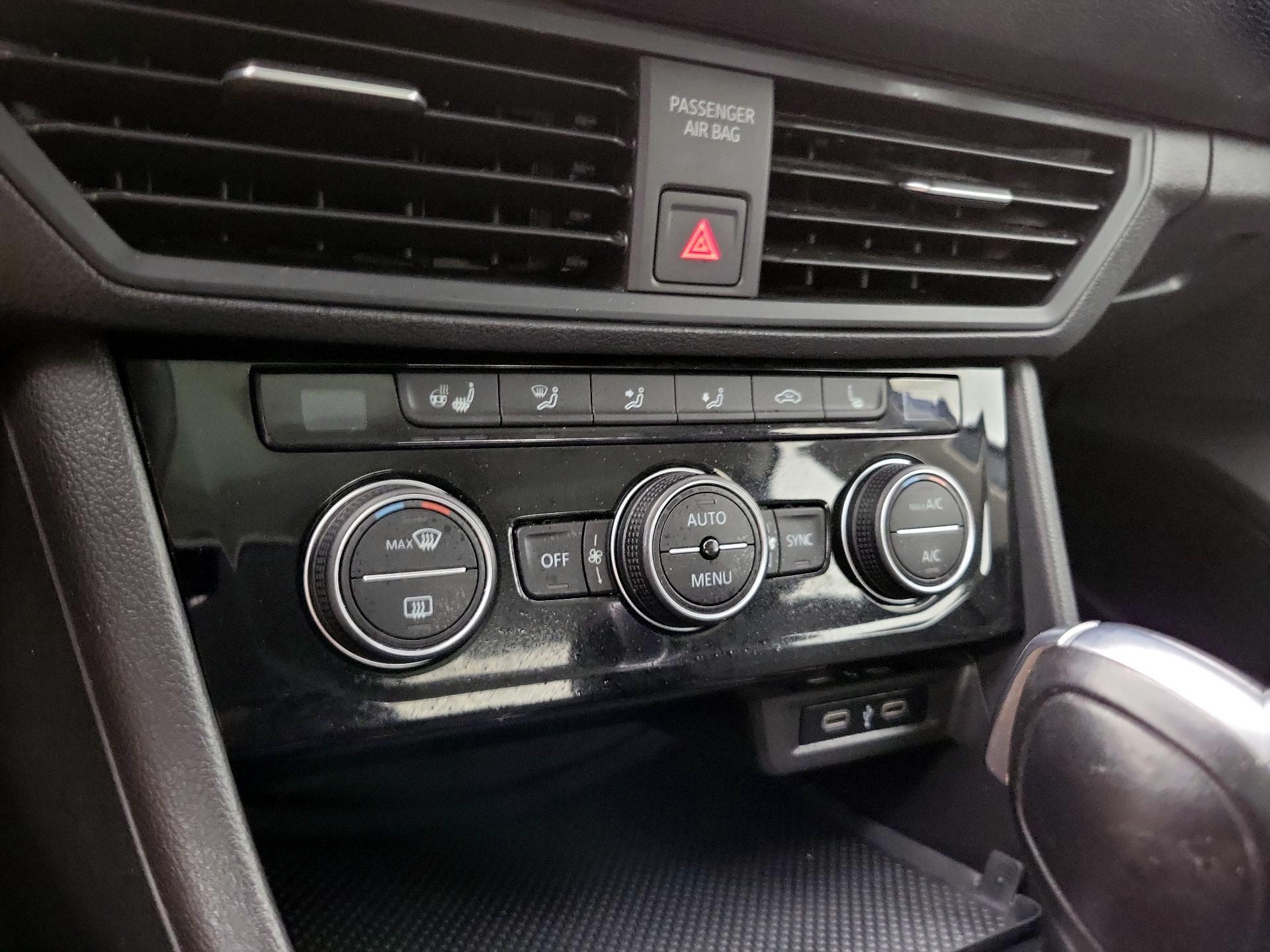 Thumbnail: 2021 Volkswagen Jetta - 16