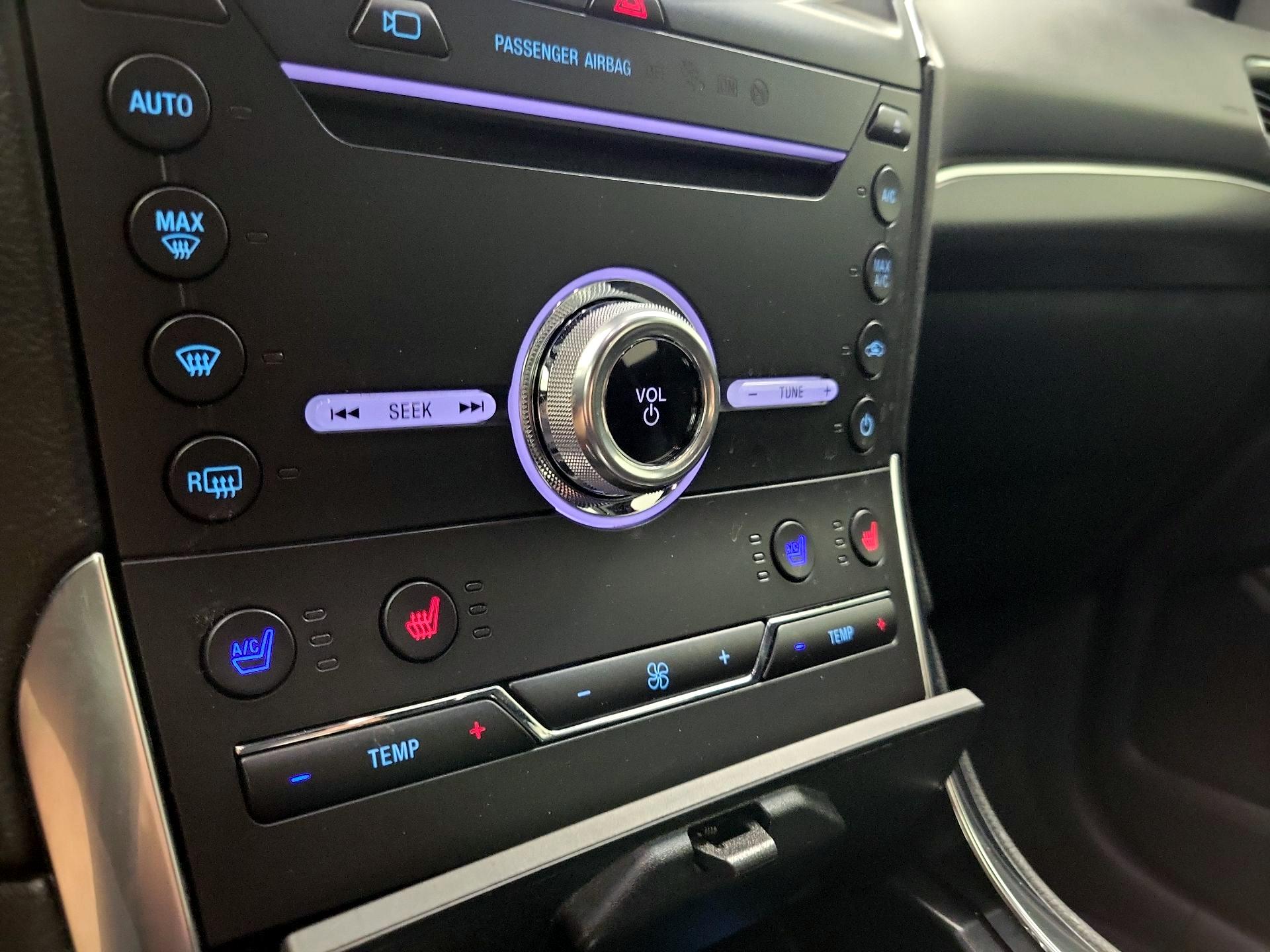 Thumbnail: 2019 Ford Edge - 17