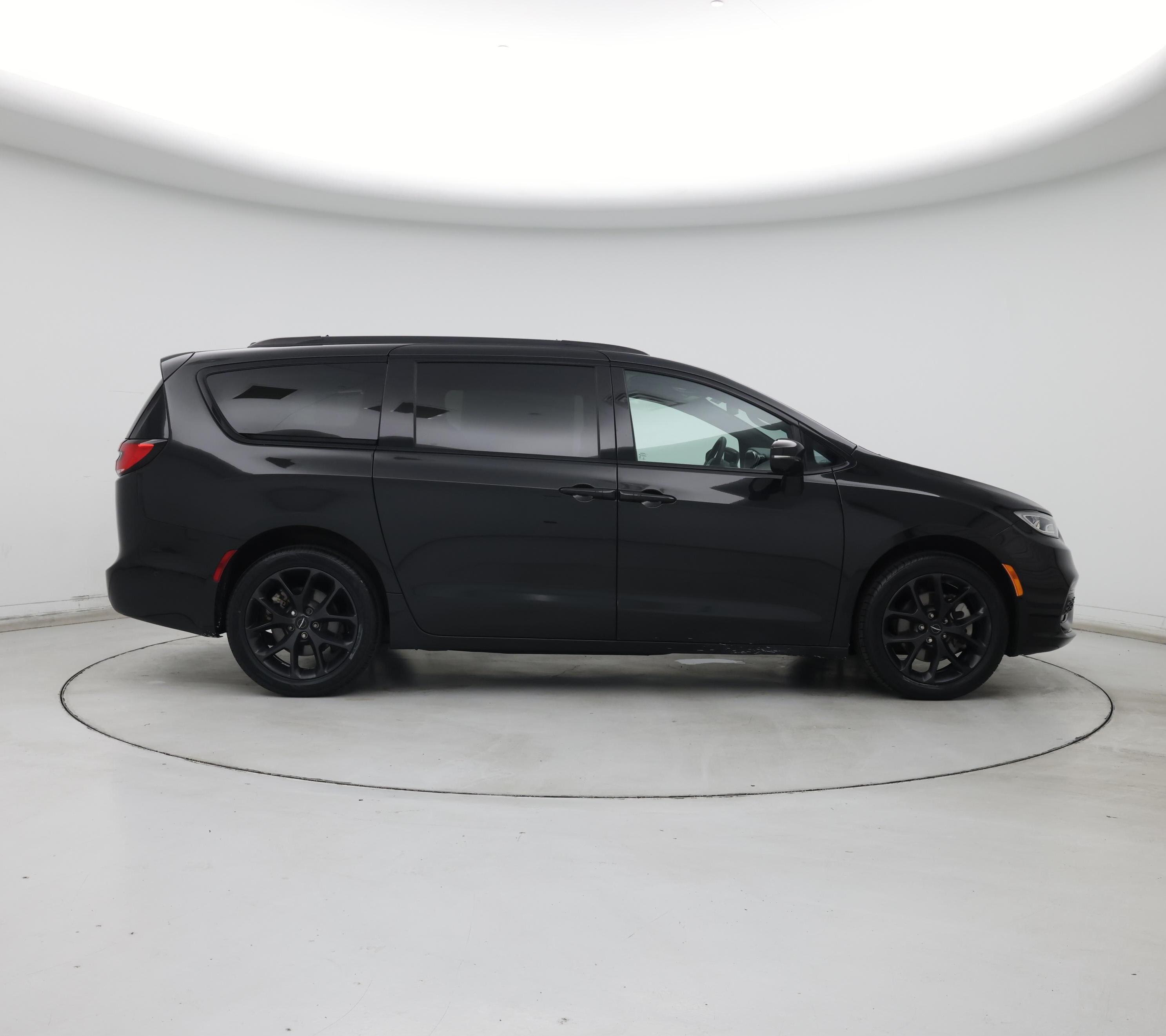 Thumbnail: 2022 Chrysler Pacifica - 7